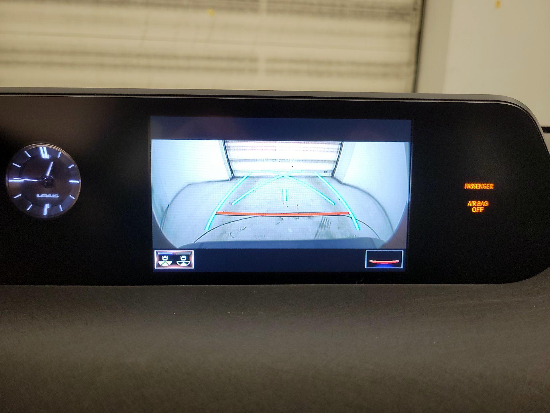 Thumbnail: 2019 Lexus UX - 14