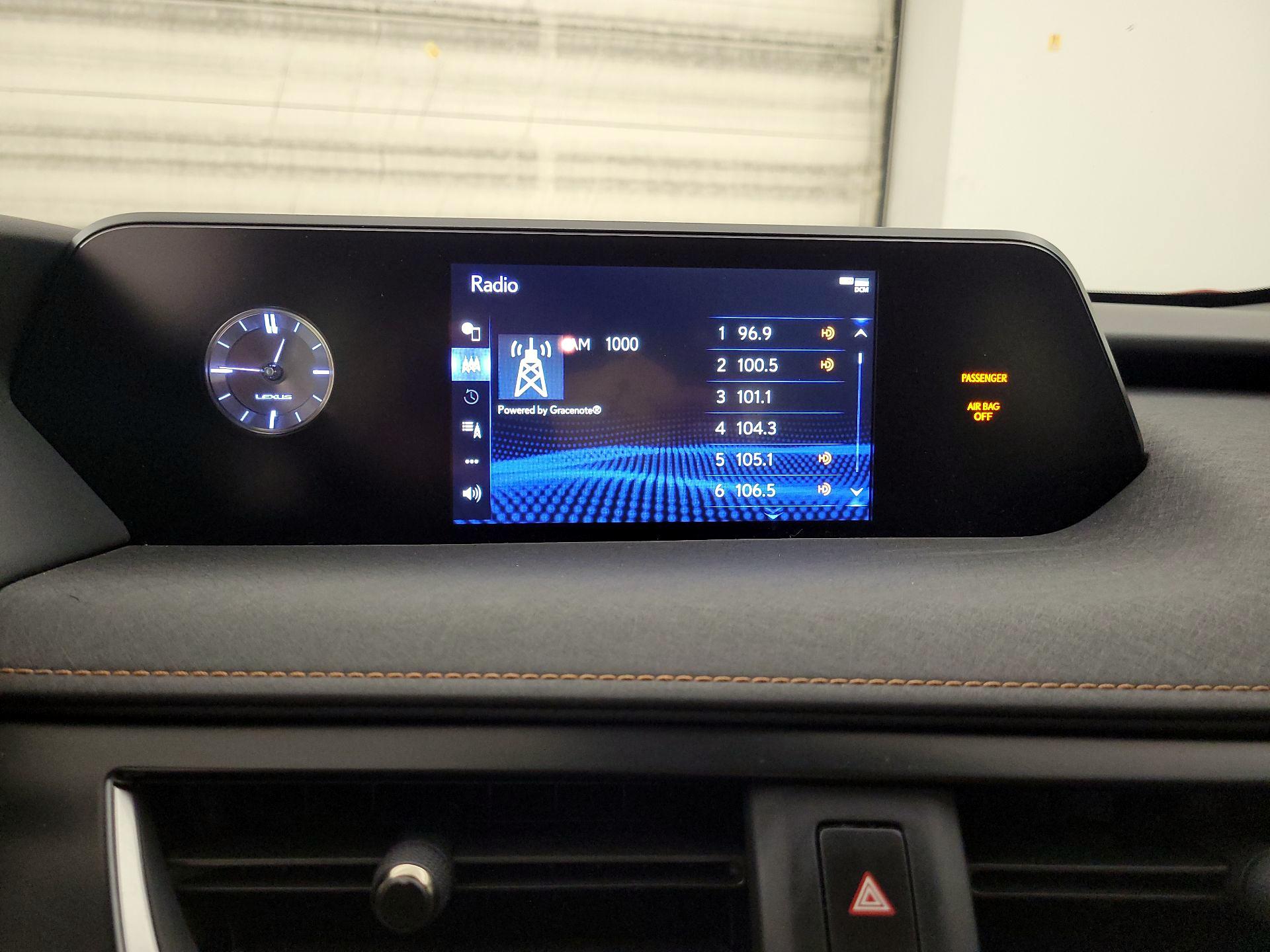 Thumbnail: 2019 Lexus UX - 15