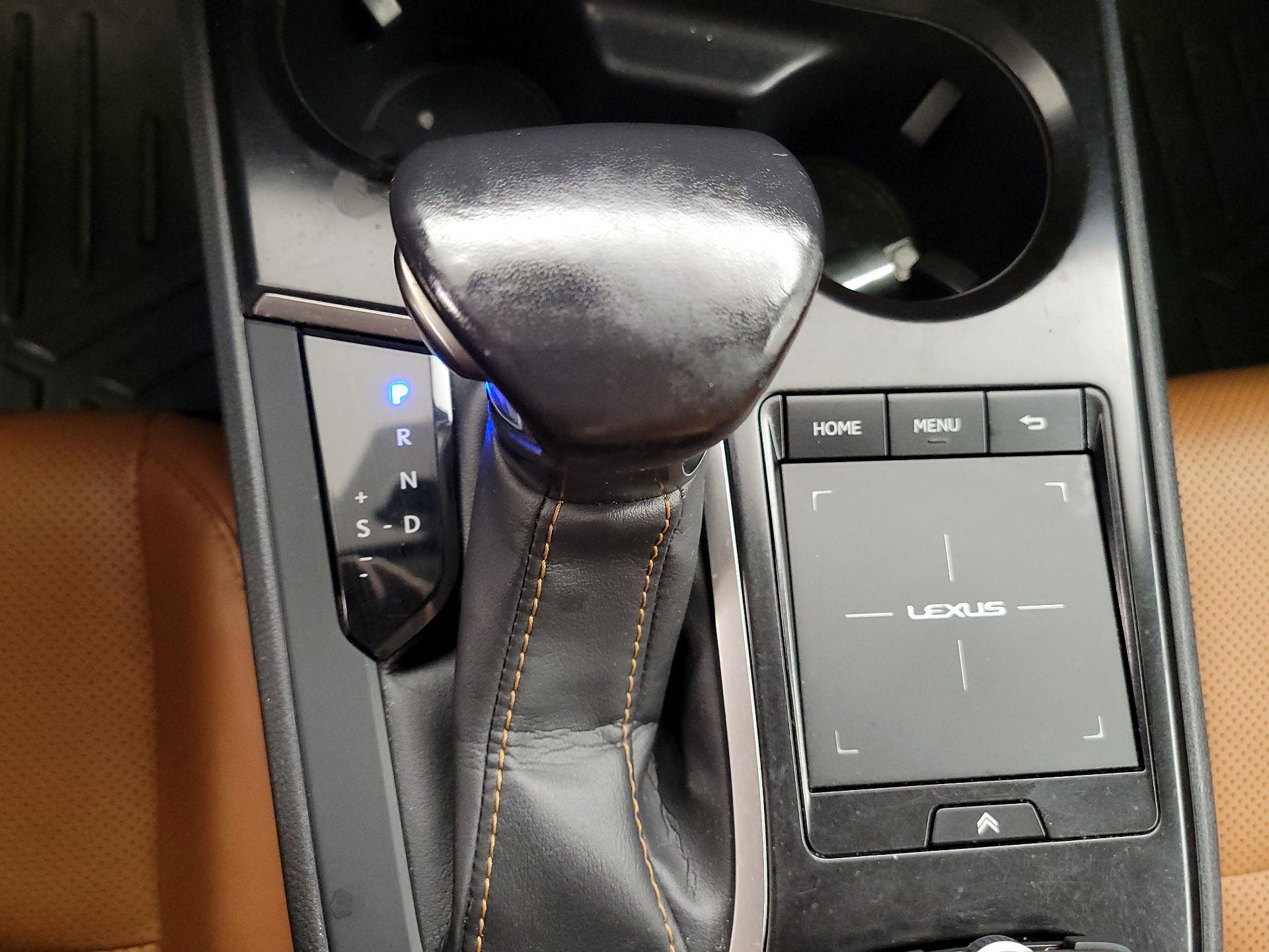 Thumbnail: 2019 Lexus UX - 17