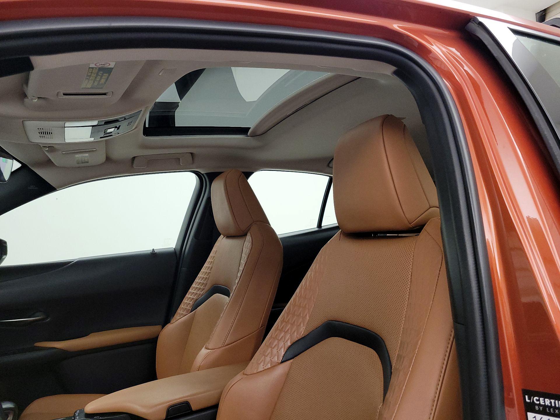 Thumbnail: 2019 Lexus UX - 19