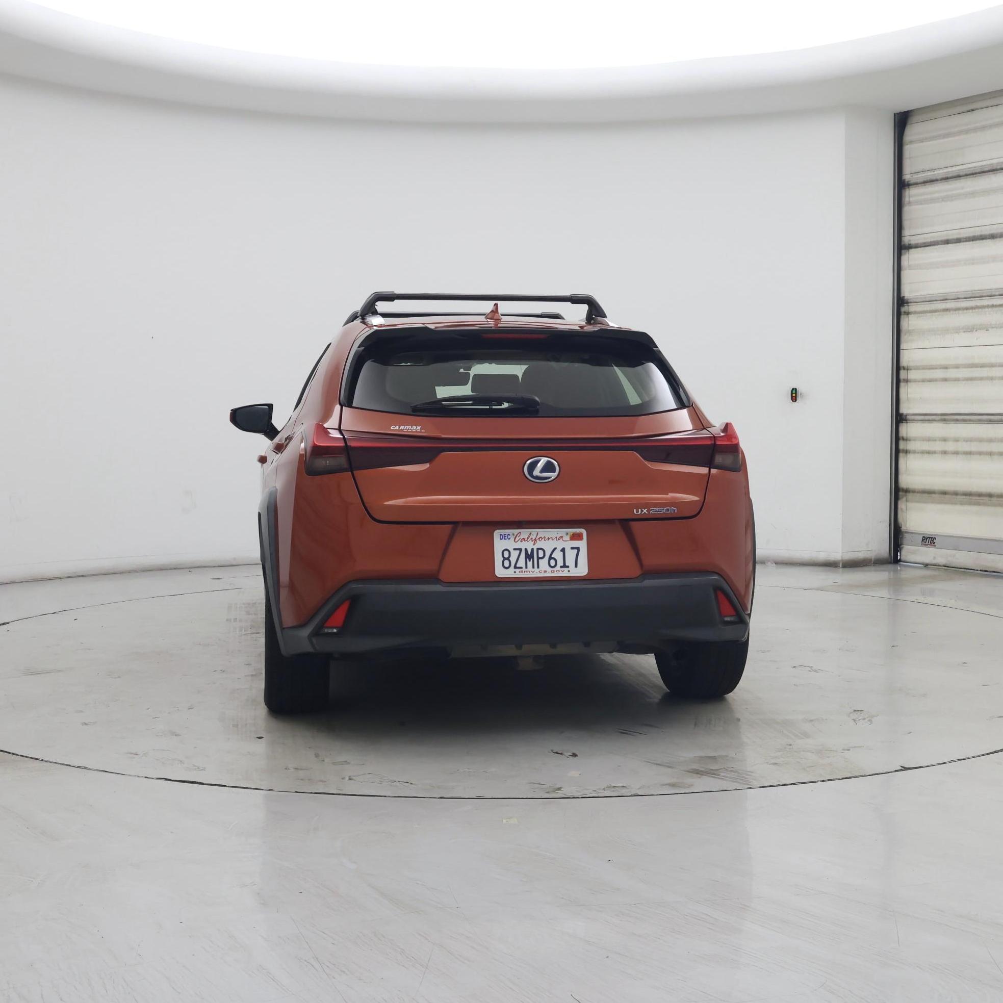 Thumbnail: 2019 Lexus UX - 6