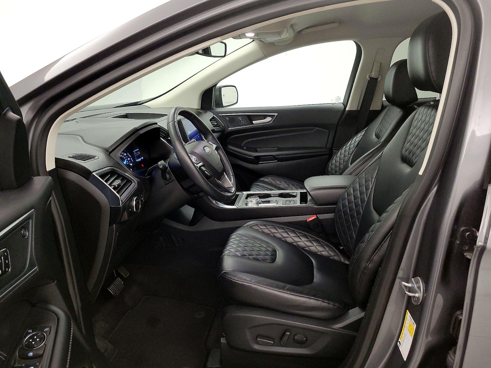 2024 Ford Edge Titanium - Photo 12