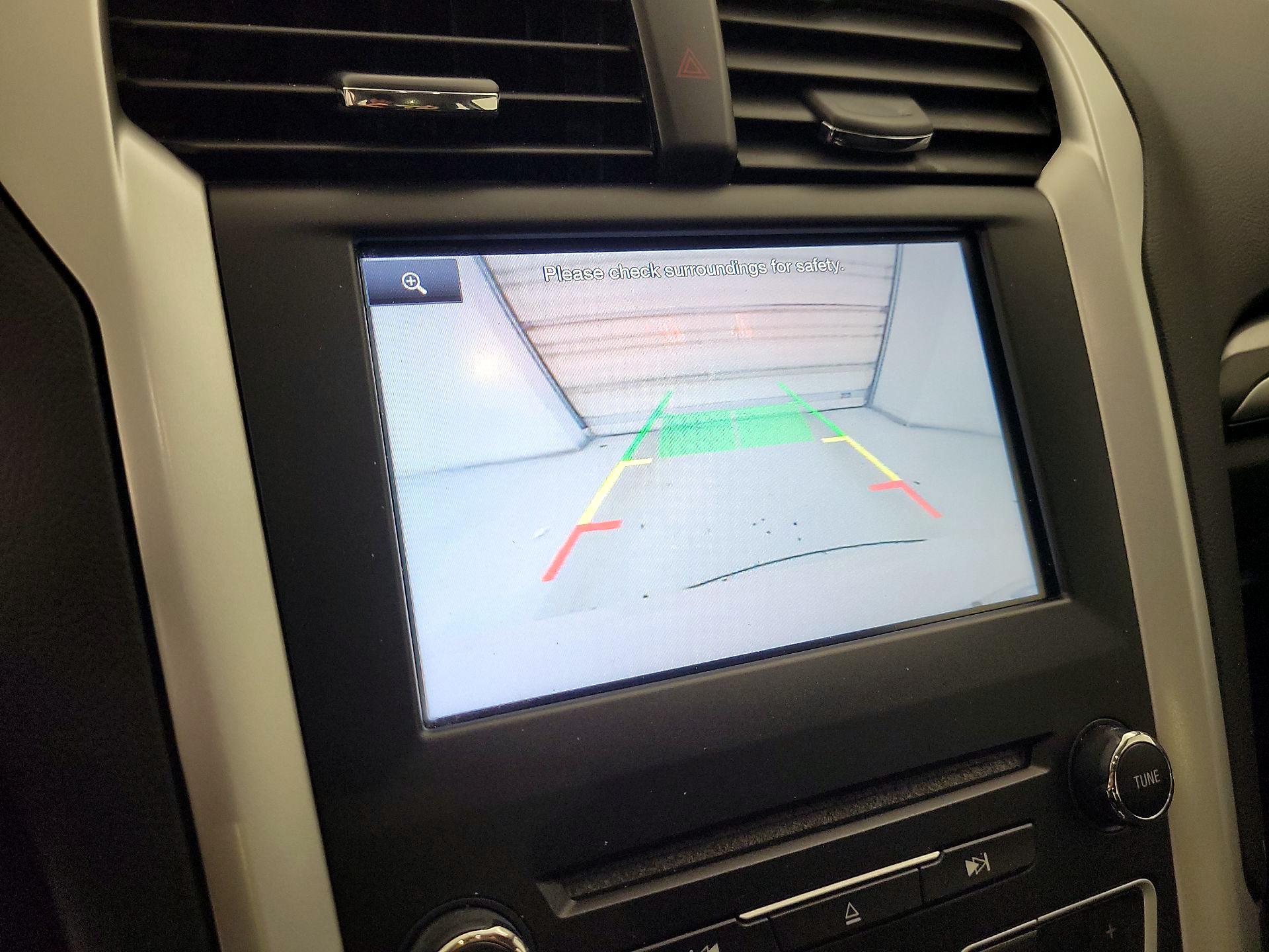 Thumbnail: 2016 Ford Fusion - 14