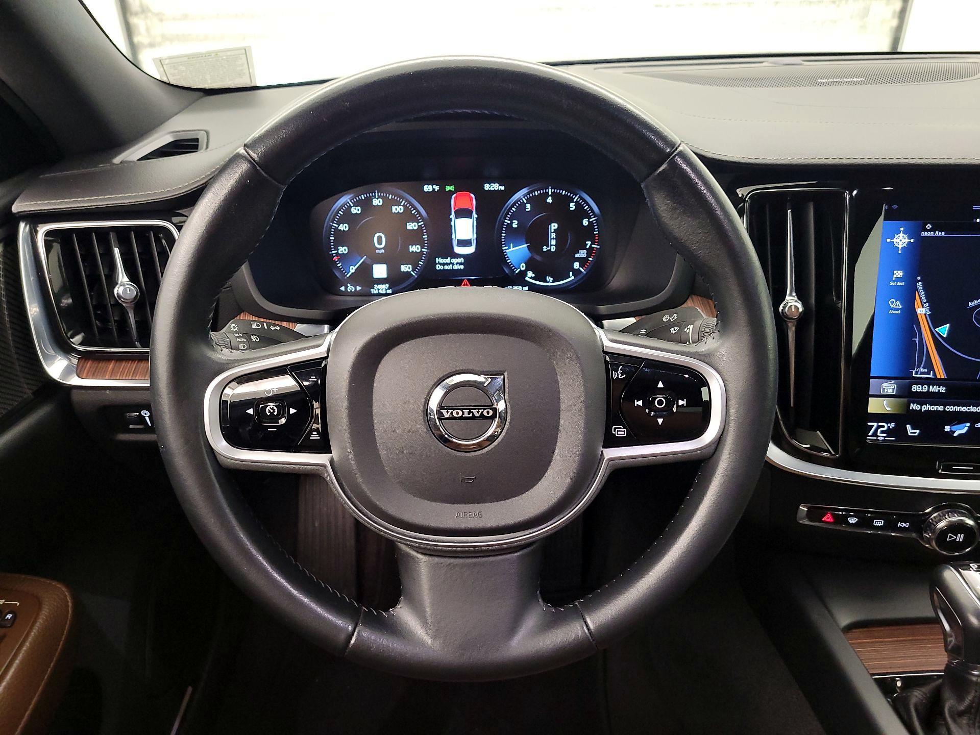 Thumbnail: 2021 Volvo S60 - 10