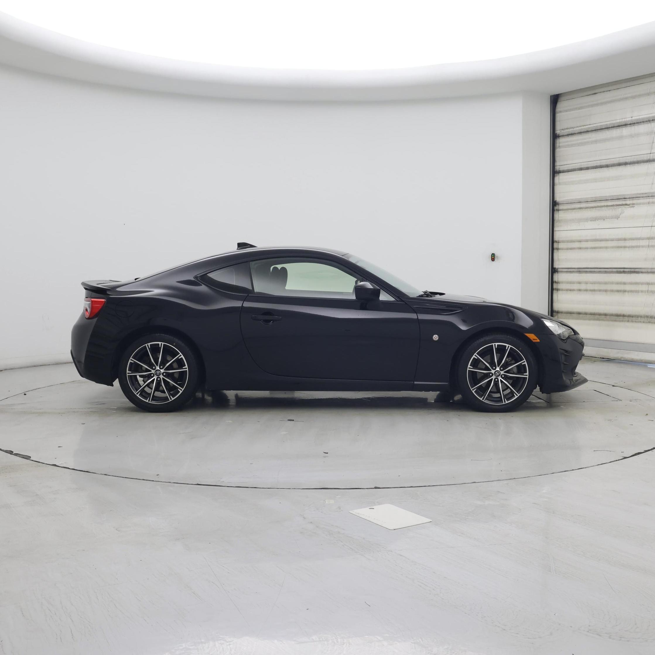 Thumbnail: 2017 Toyota 86 - 7