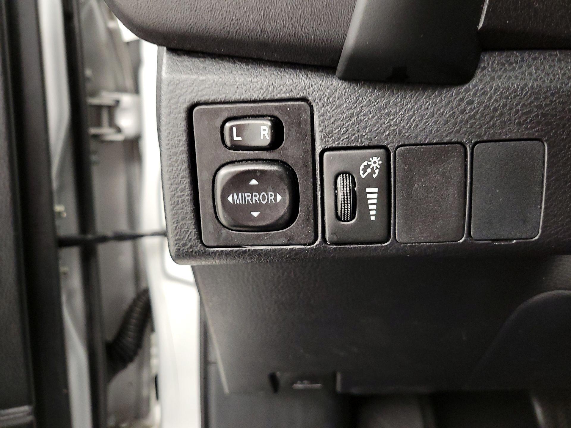 Thumbnail: 2017 Toyota Corolla - 13