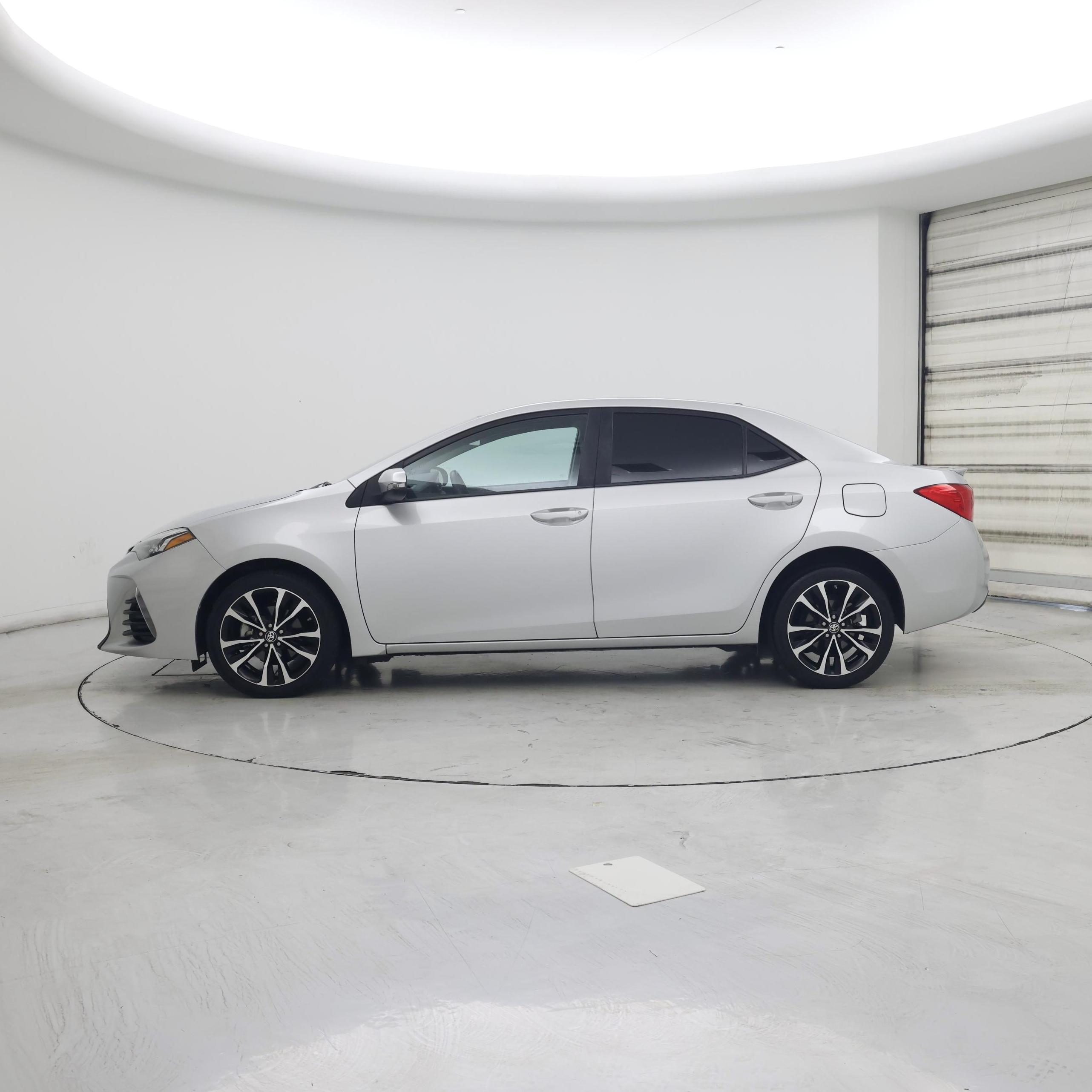 Thumbnail: 2017 Toyota Corolla - 3