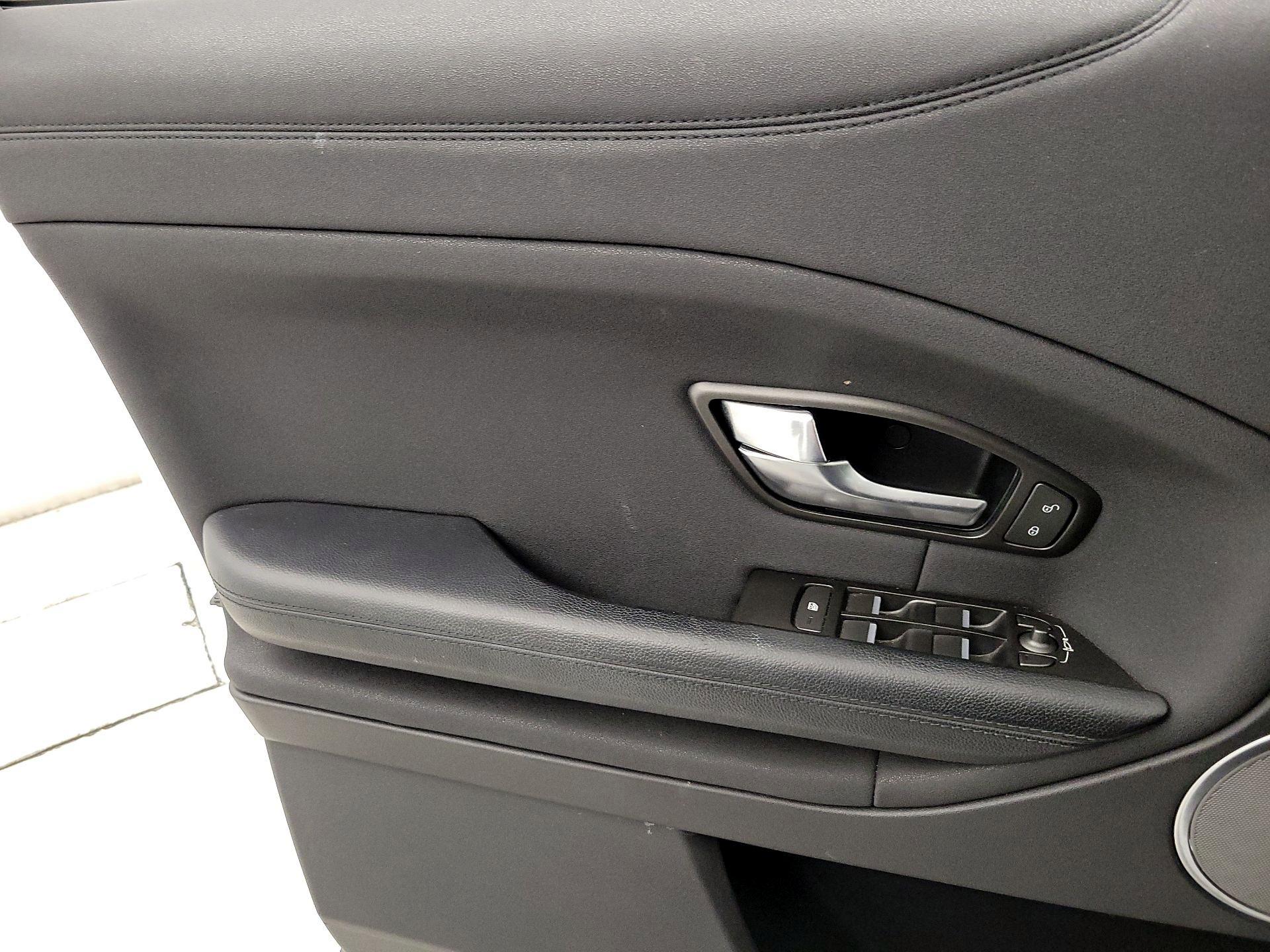 Thumbnail: 2018 Land Rover Range Rover Evoque - 12