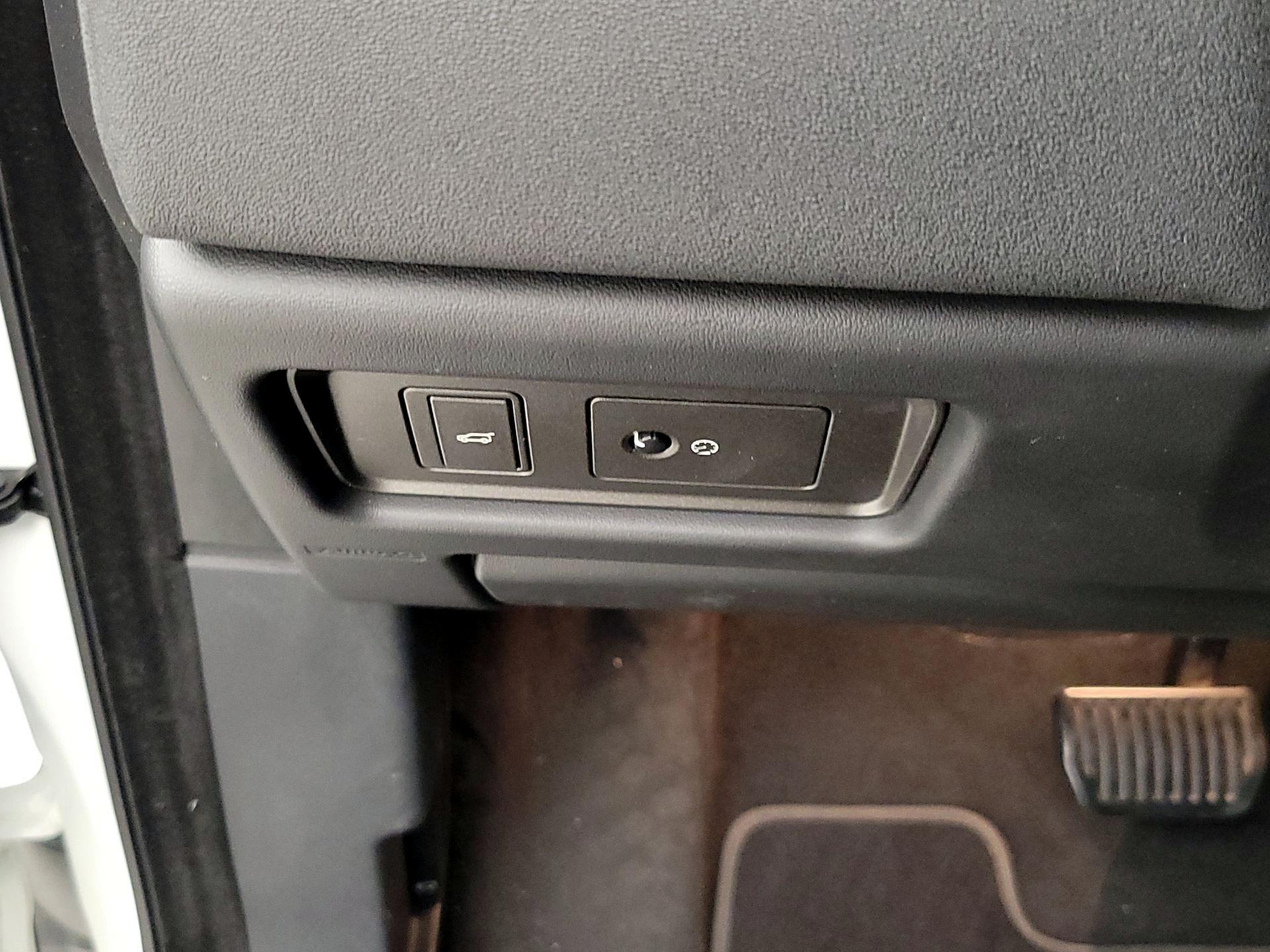 Thumbnail: 2018 Land Rover Range Rover Evoque - 13