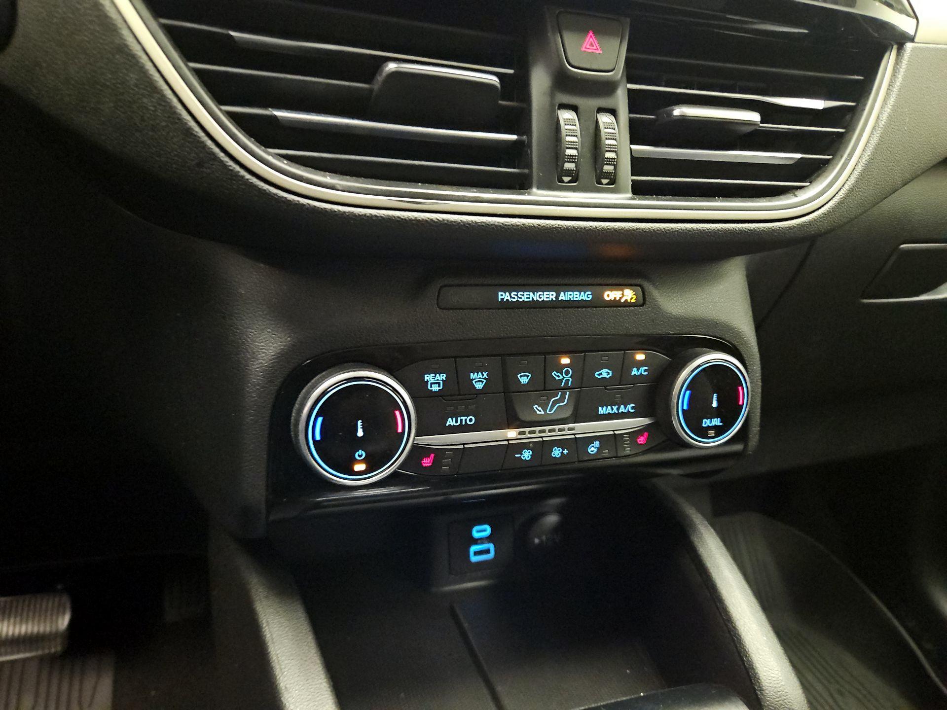 Thumbnail: 2022 Ford Escape - 15