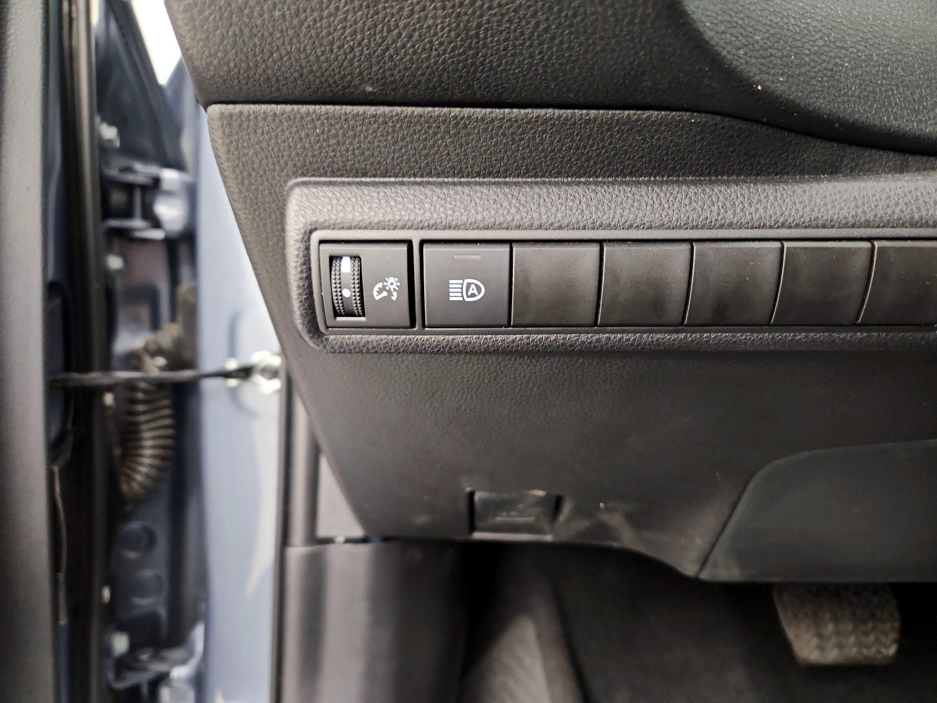 Thumbnail: 2025 Toyota Corolla - 13