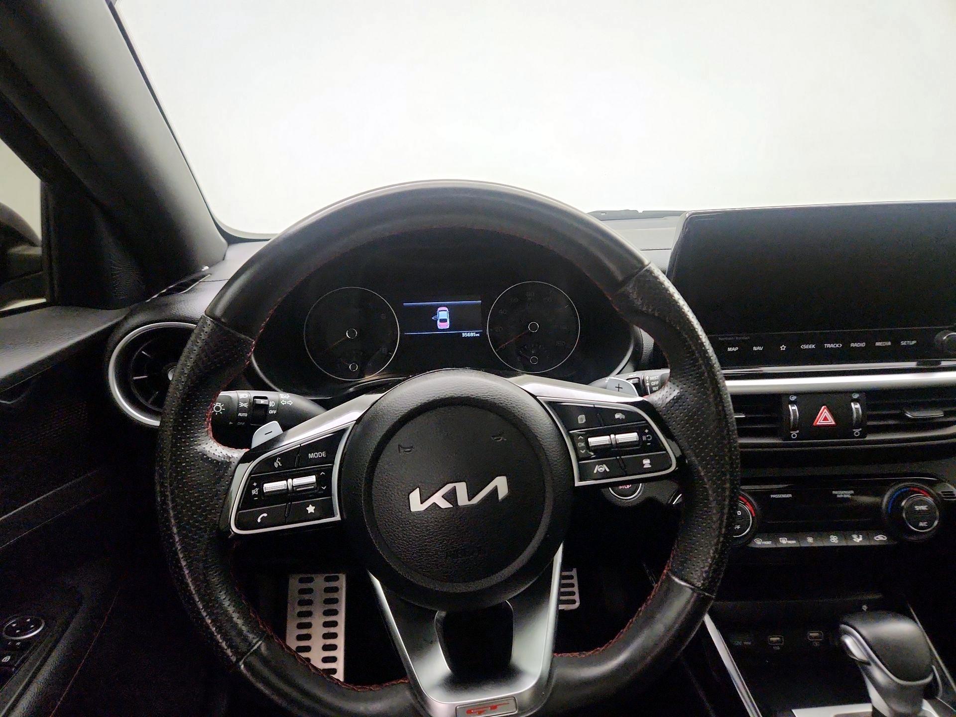 Thumbnail: 2023 Kia Forte - 10