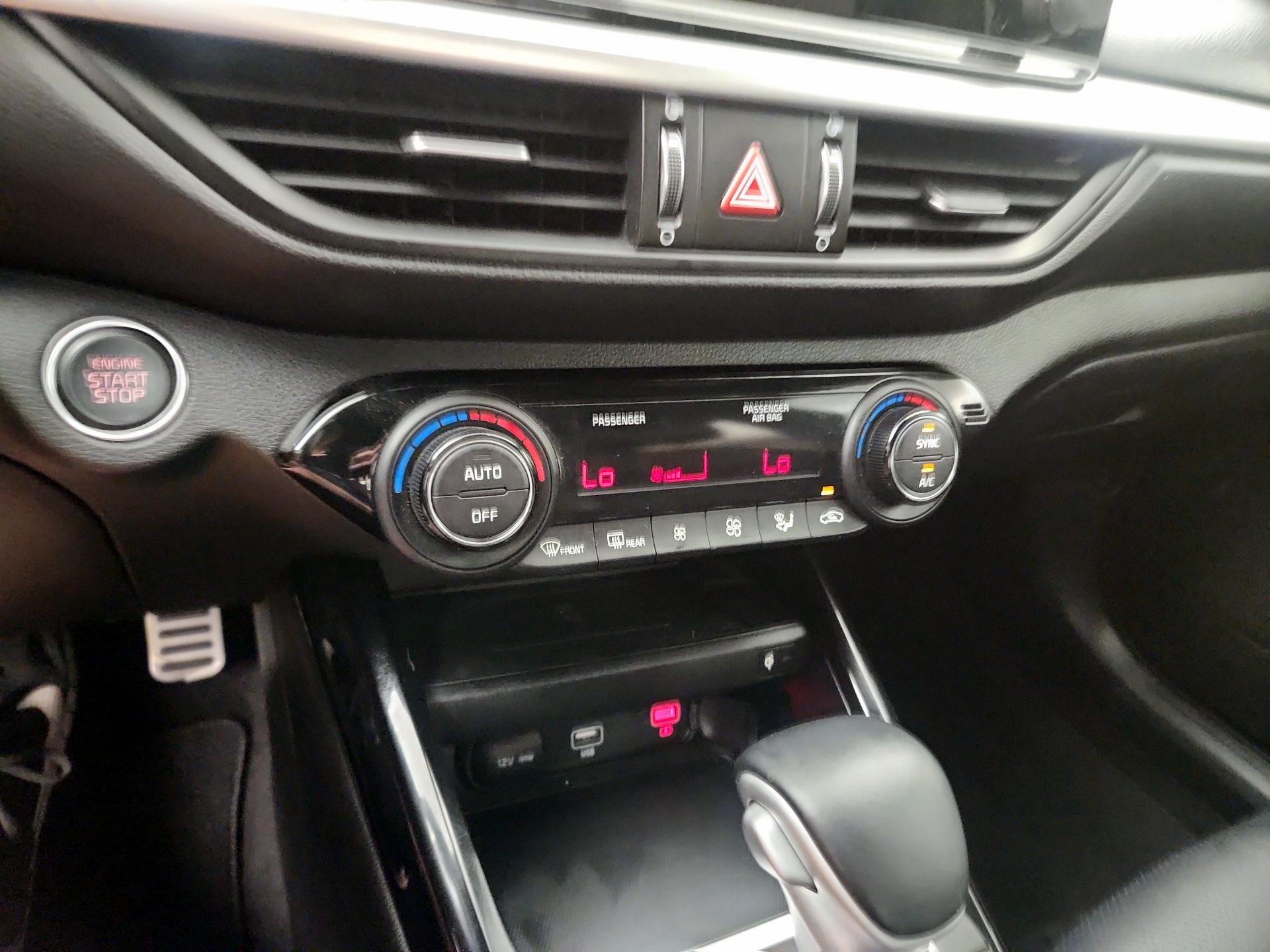 Thumbnail: 2023 Kia Forte - 17