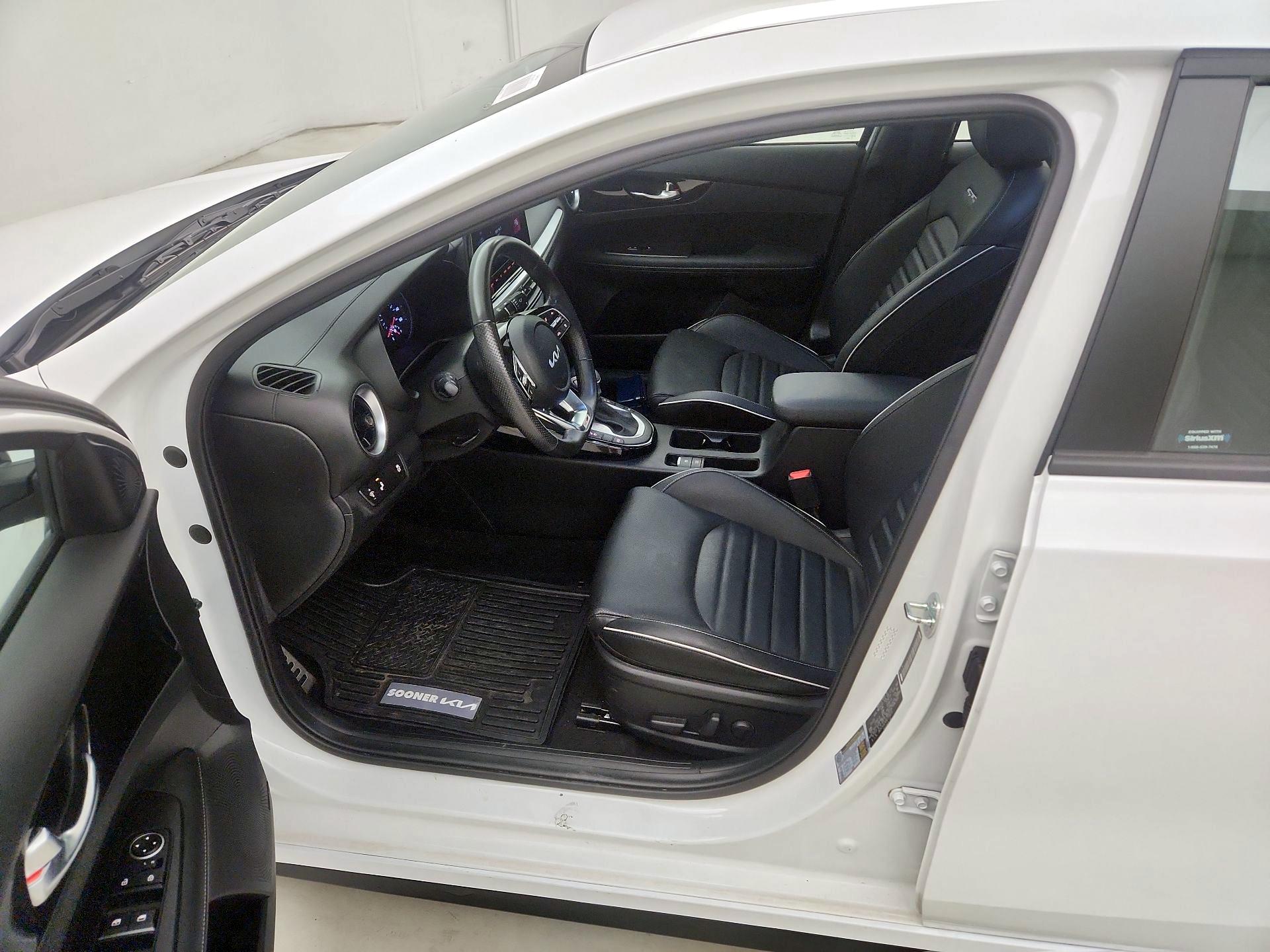 Thumbnail: 2024 Kia Forte - 11