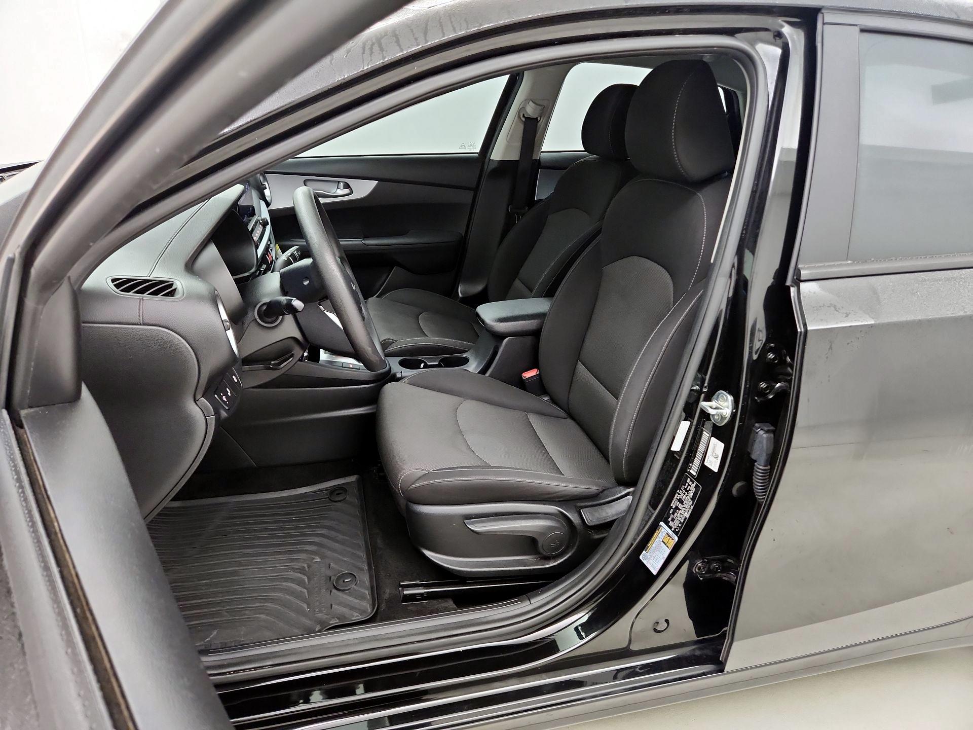 Thumbnail: 2023 Kia Forte - 11