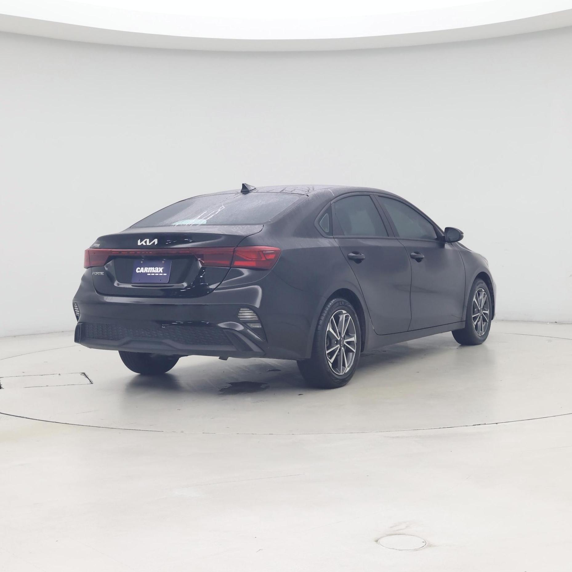 Thumbnail: 2023 Kia Forte - 8