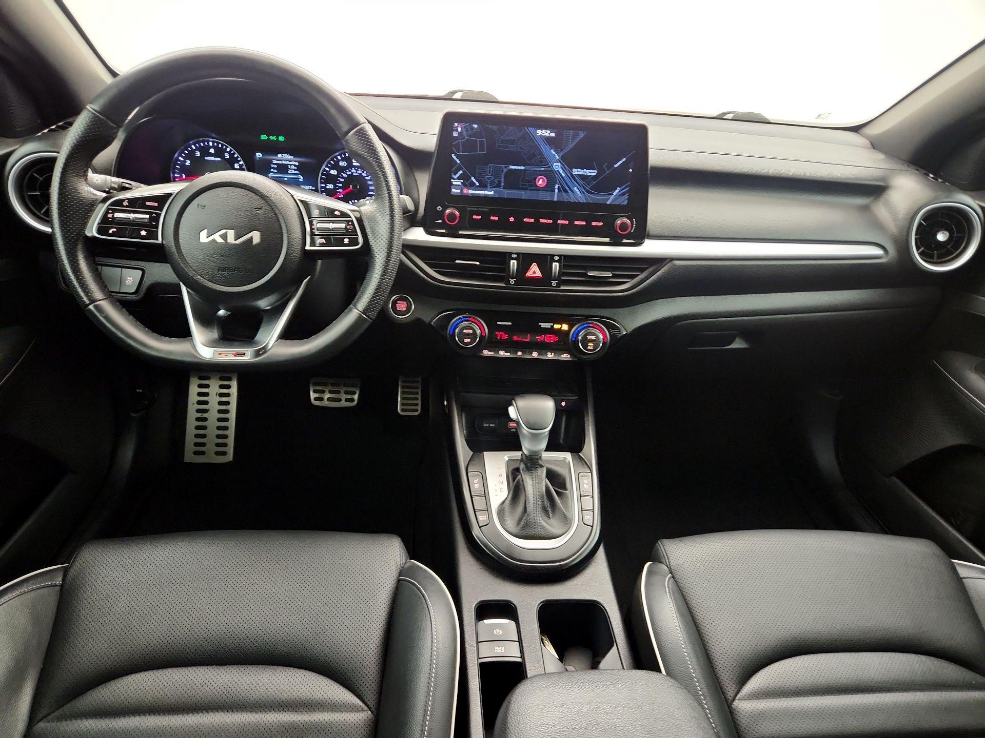 Thumbnail: 2022 Kia Forte - 9