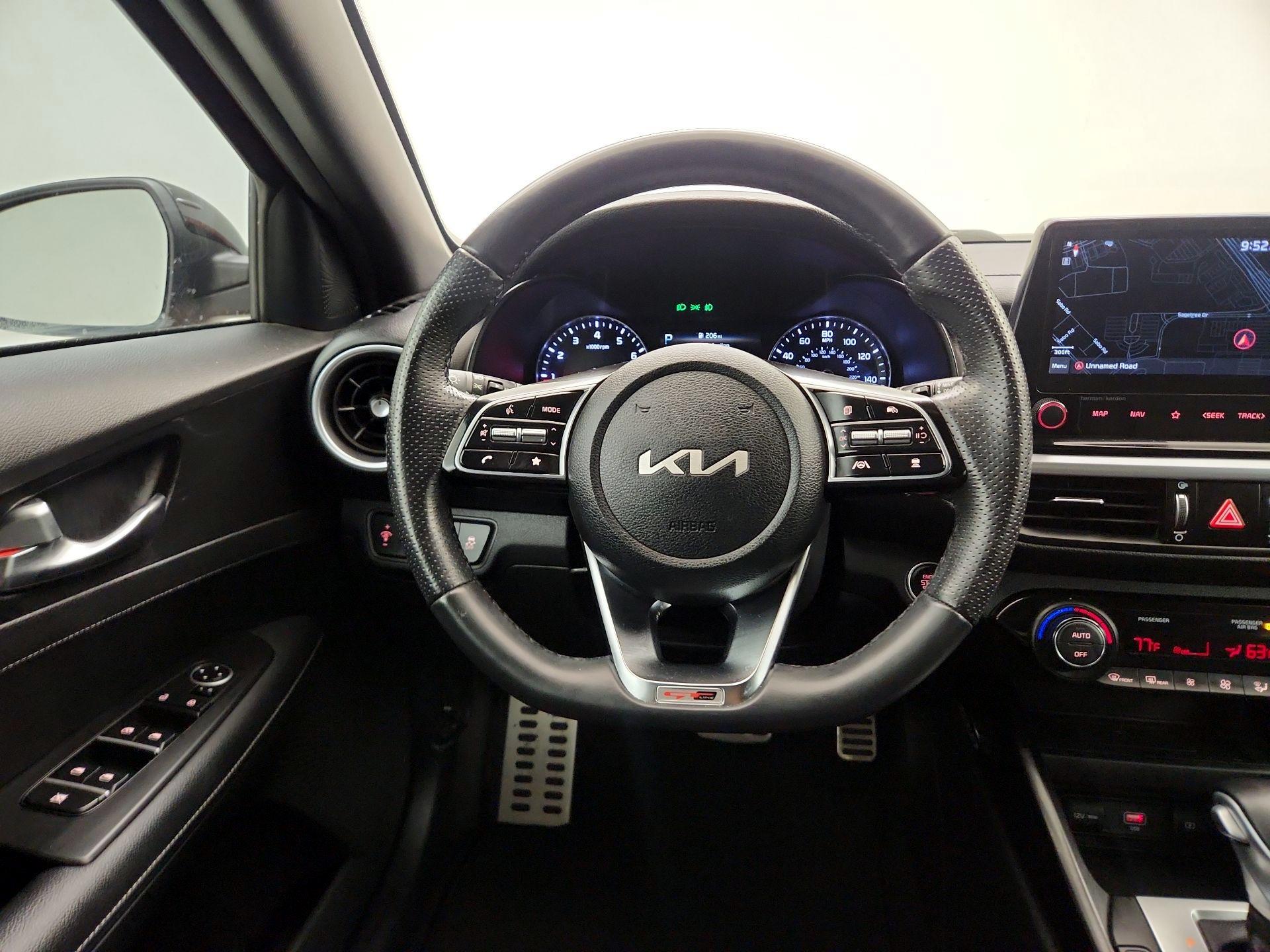 Thumbnail: 2022 Kia Forte - 10