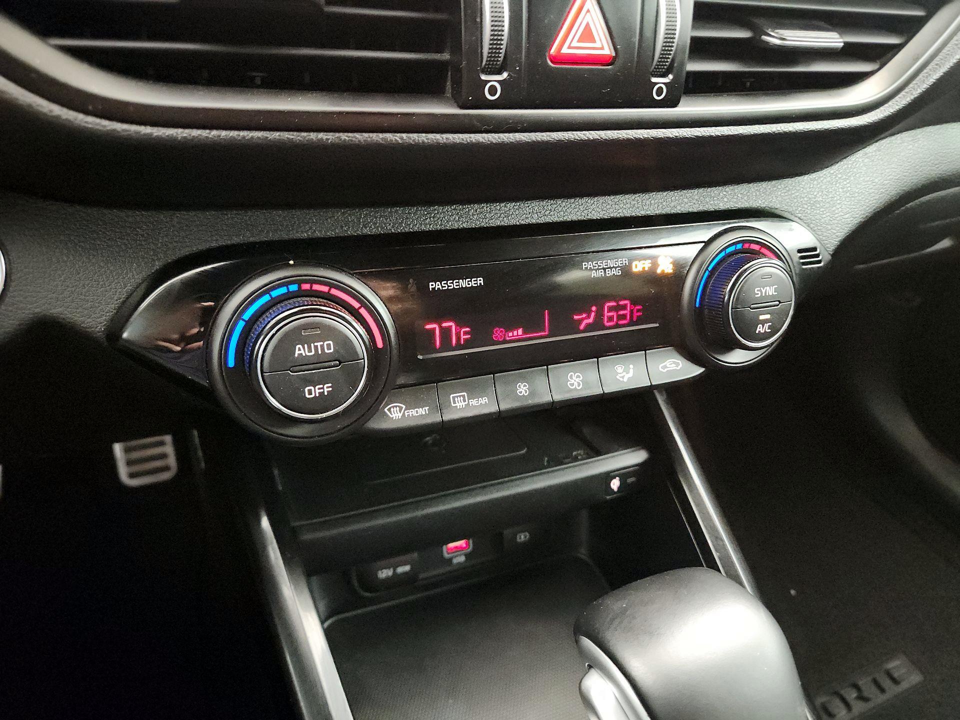 Thumbnail: 2022 Kia Forte - 17