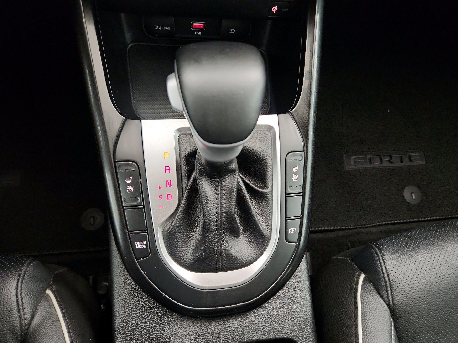 Thumbnail: 2022 Kia Forte - 18