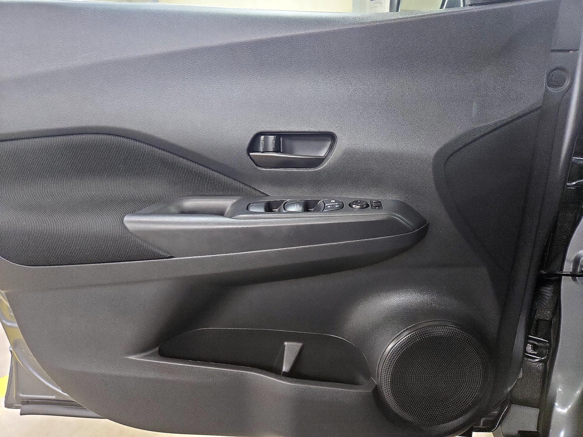 Thumbnail: 2023 Nissan Kicks - 12