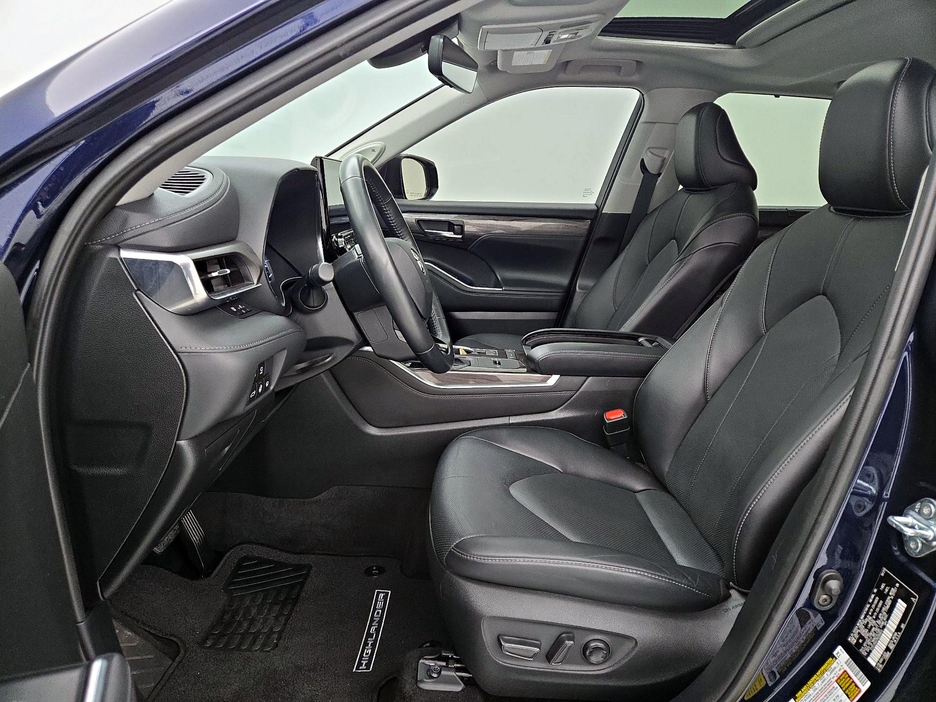 Thumbnail: 2021 Toyota Highlander - 11