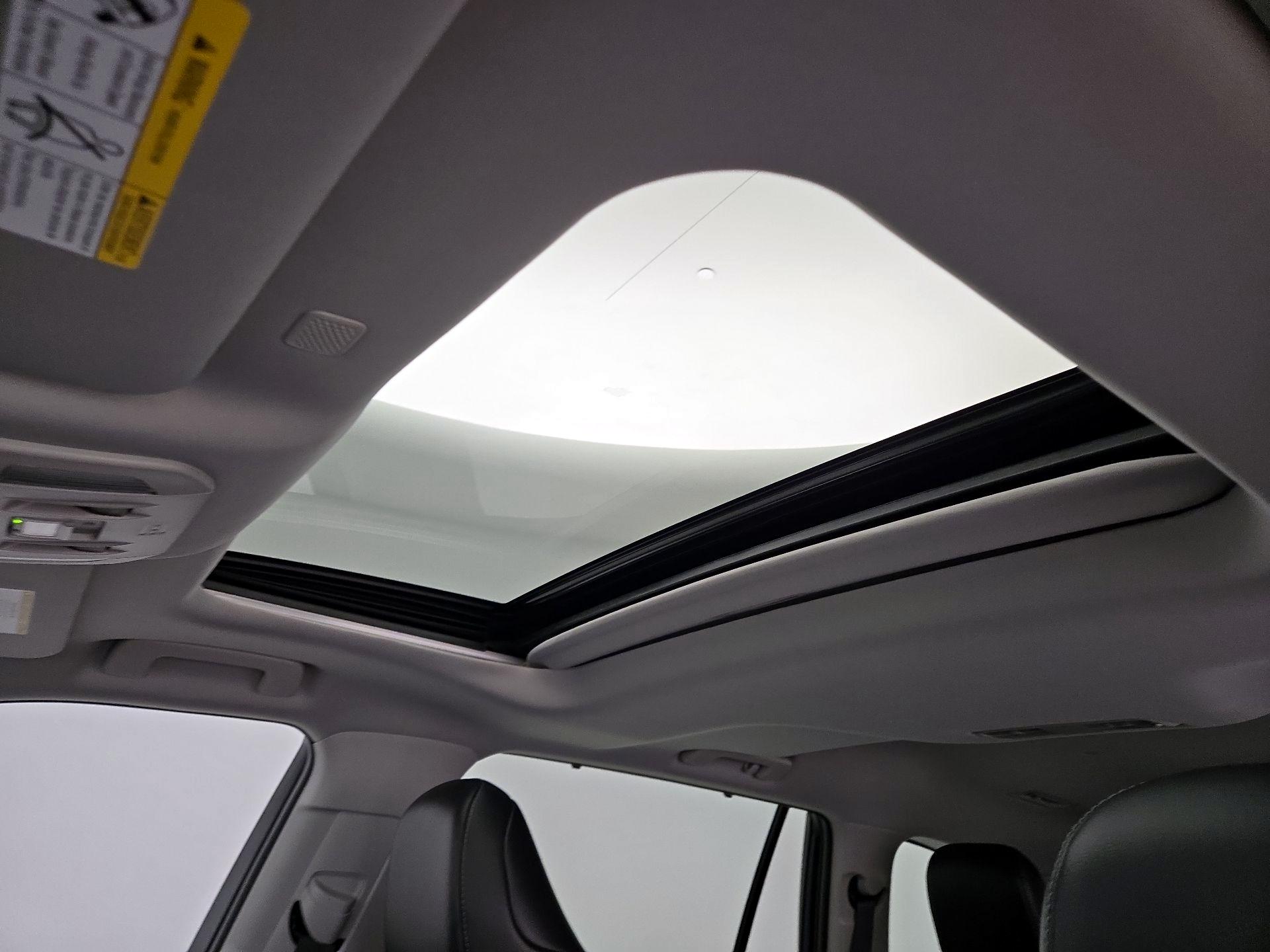 Thumbnail: 2021 Toyota Highlander - 20