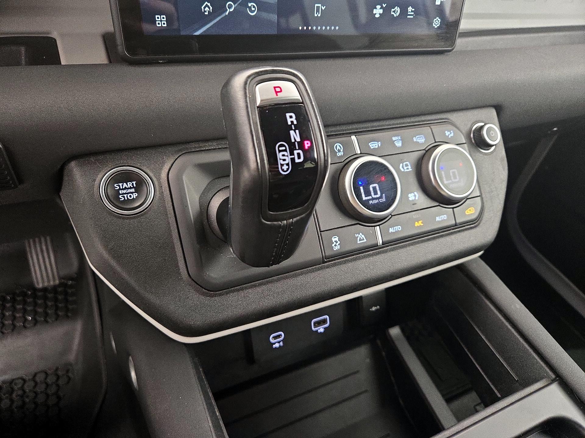 Thumbnail: 2022 Land Rover Defender - 17