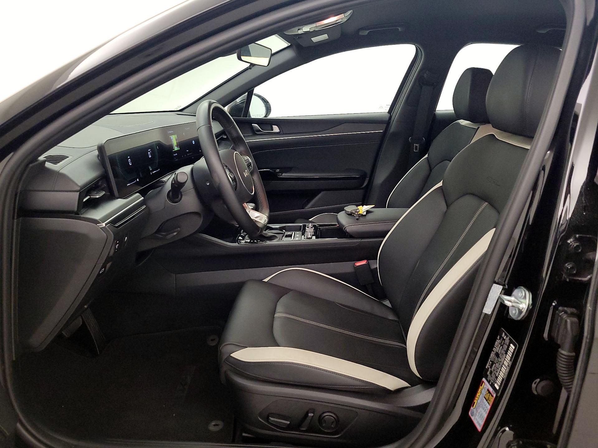 Thumbnail: 2025 Kia K5 - 11