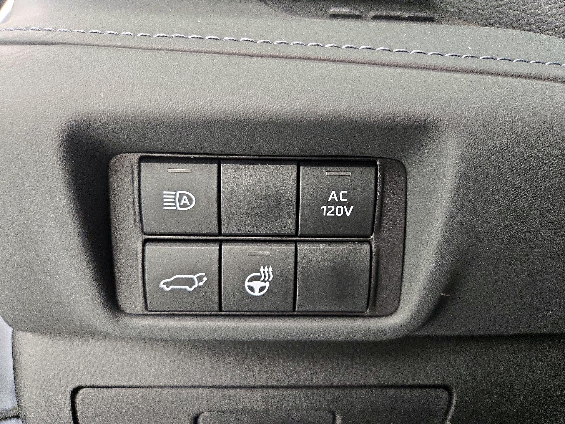 Thumbnail: 2023 Toyota Highlander - 13