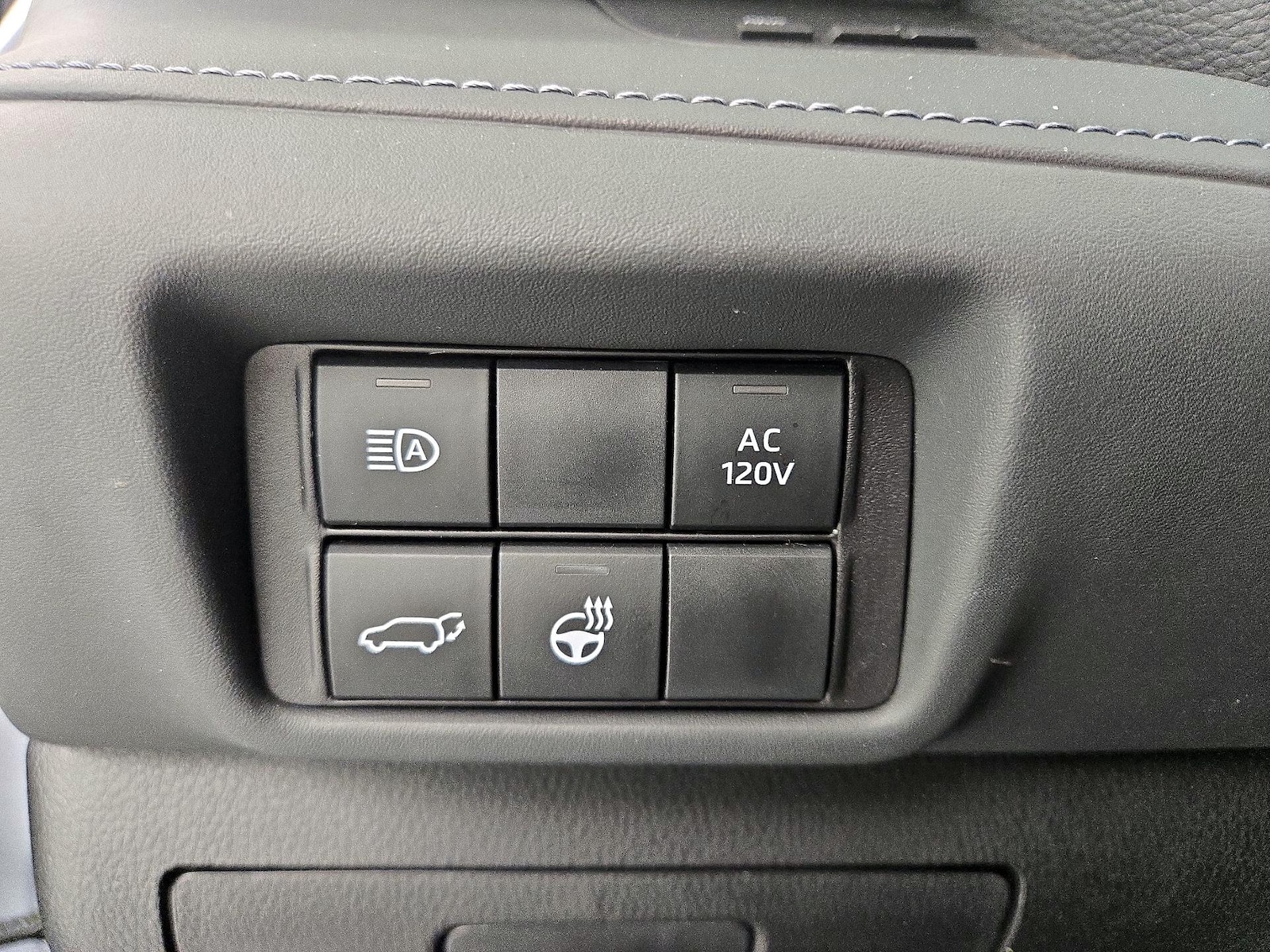 2023 Toyota Highlander Limited - Photo 14