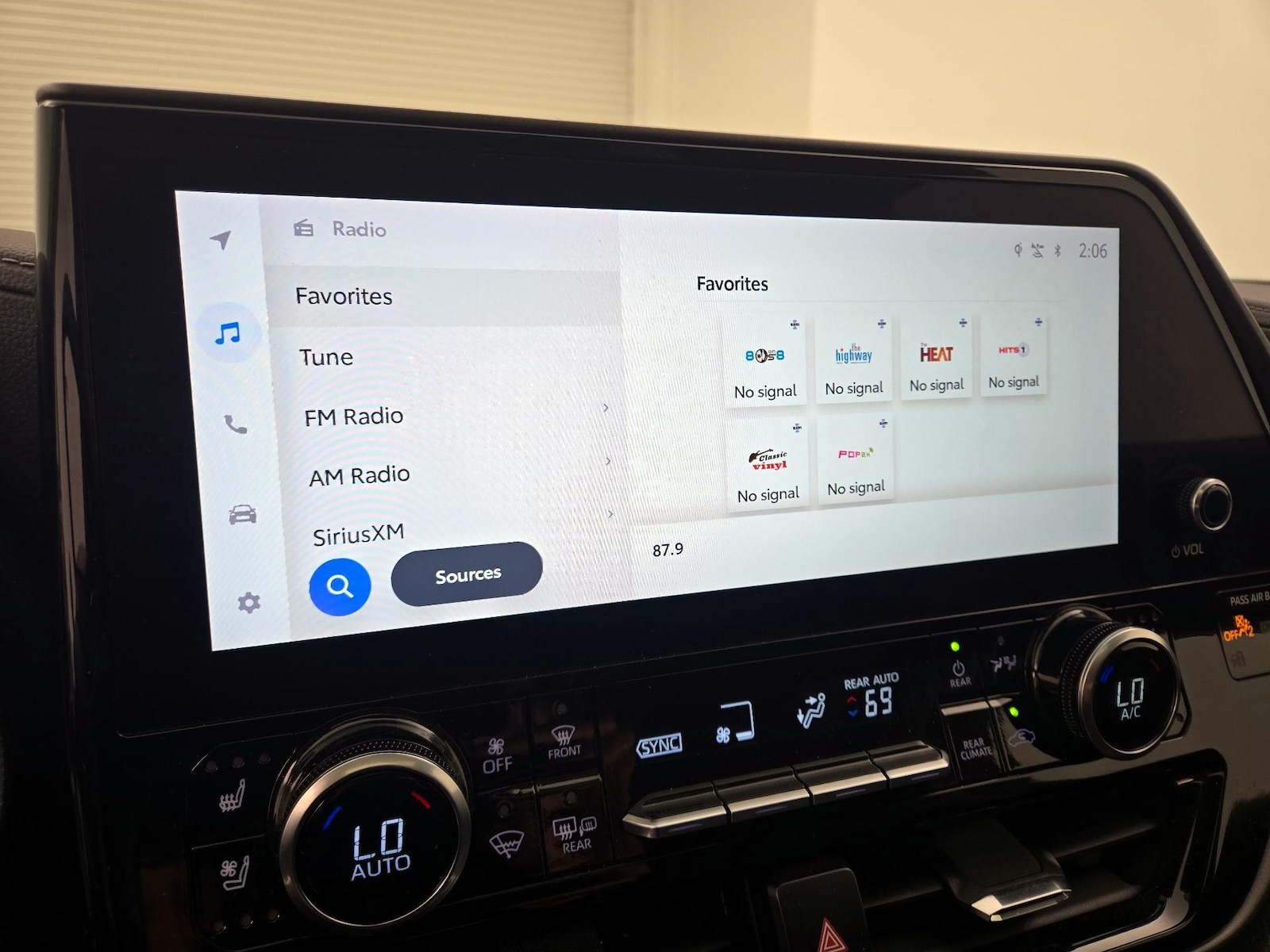 2023 Toyota Highlander Limited - Photo 16