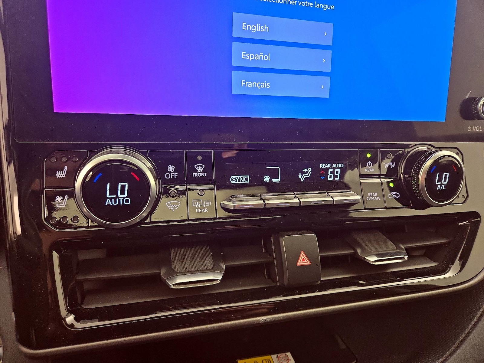 2023 Toyota Highlander Limited - Photo 17