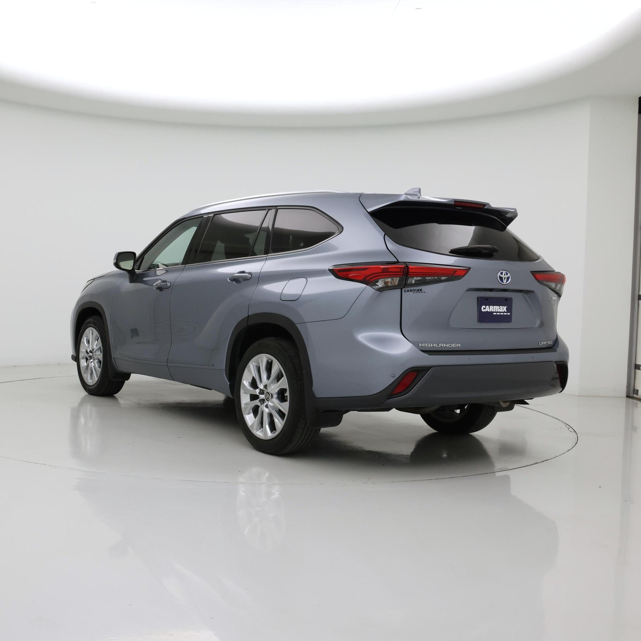 Thumbnail: 2023 Toyota Highlander - 2