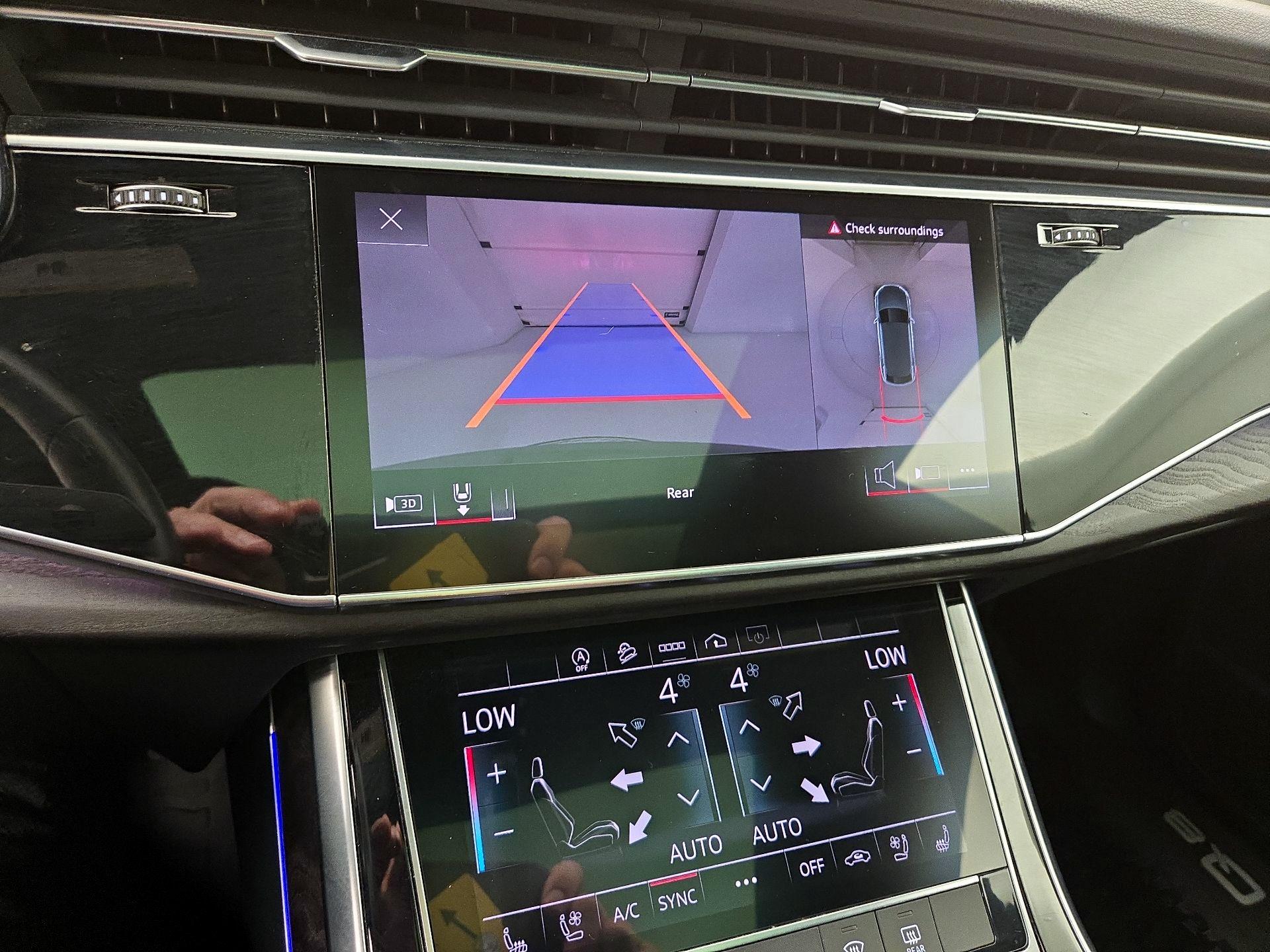 Thumbnail: 2021 Audi Q8 - 15