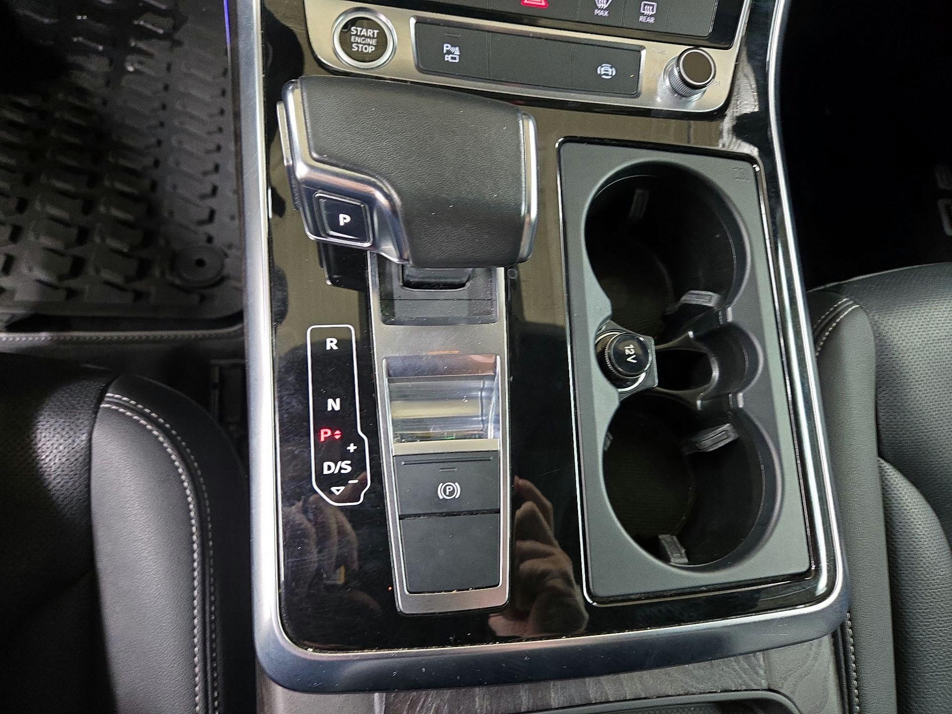 Thumbnail: 2021 Audi Q8 - 18