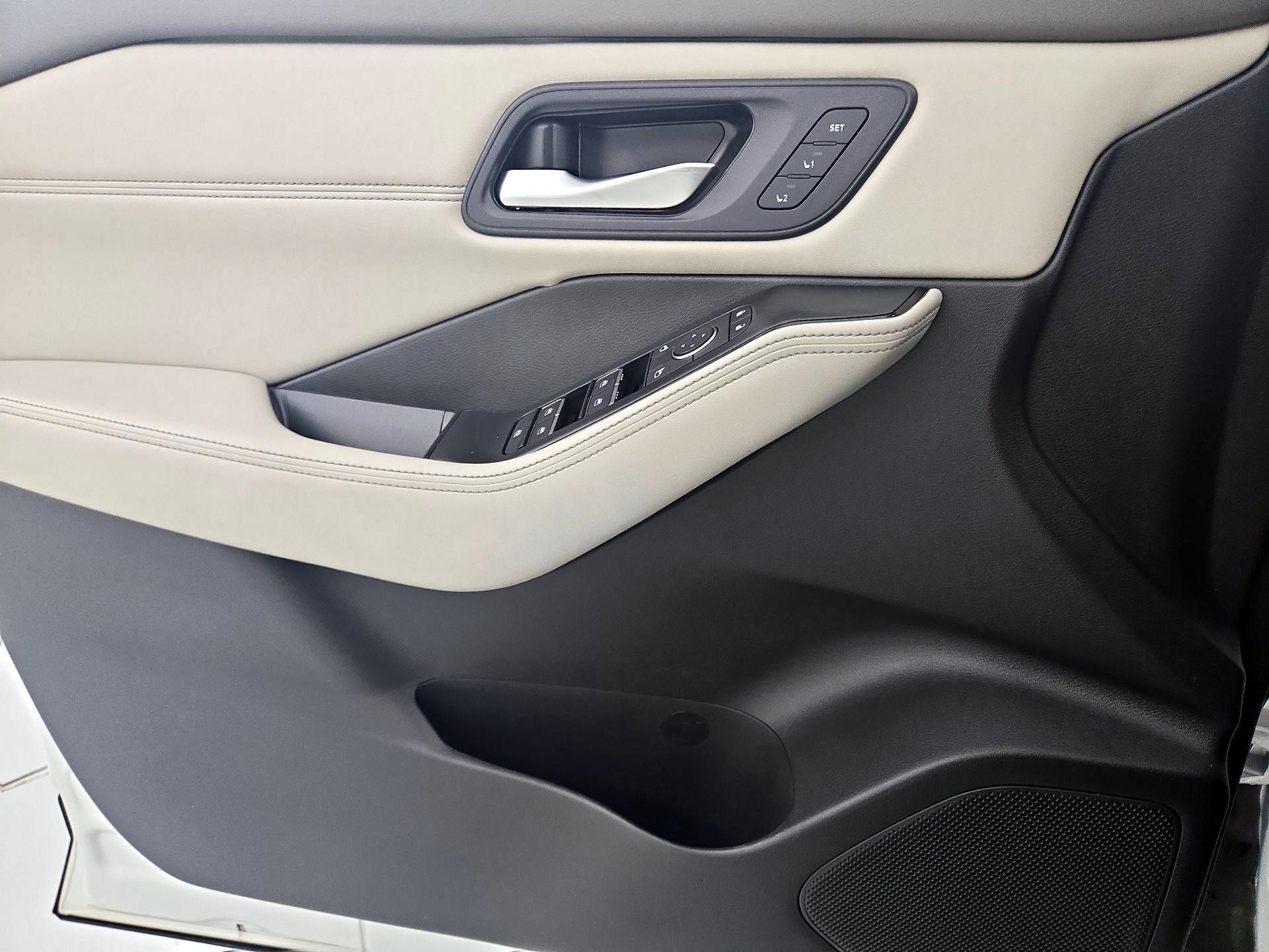 Thumbnail: 2023 Nissan Rogue - 12