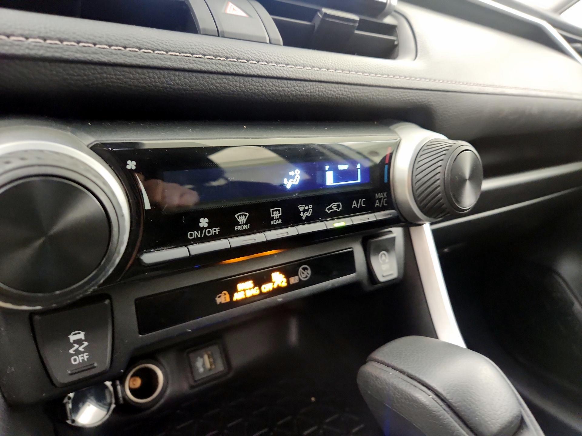 Thumbnail: 2024 Toyota RAV4 - 16