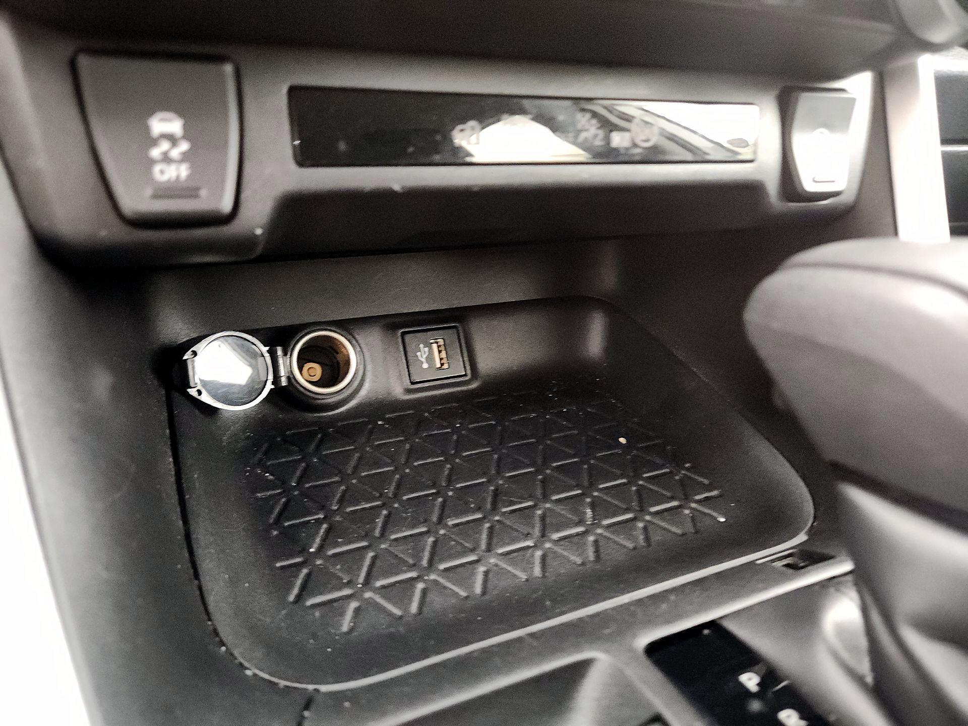 Thumbnail: 2024 Toyota RAV4 - 18