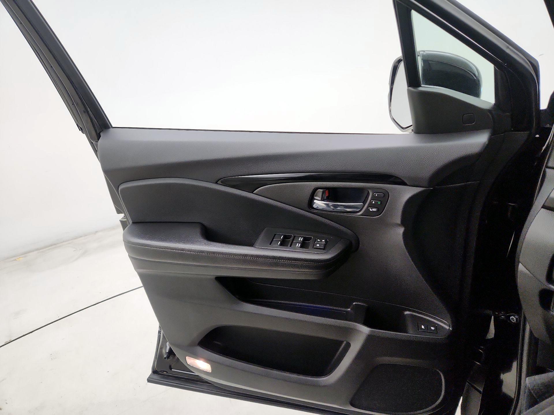 Thumbnail: 2020 Honda Pilot - 12