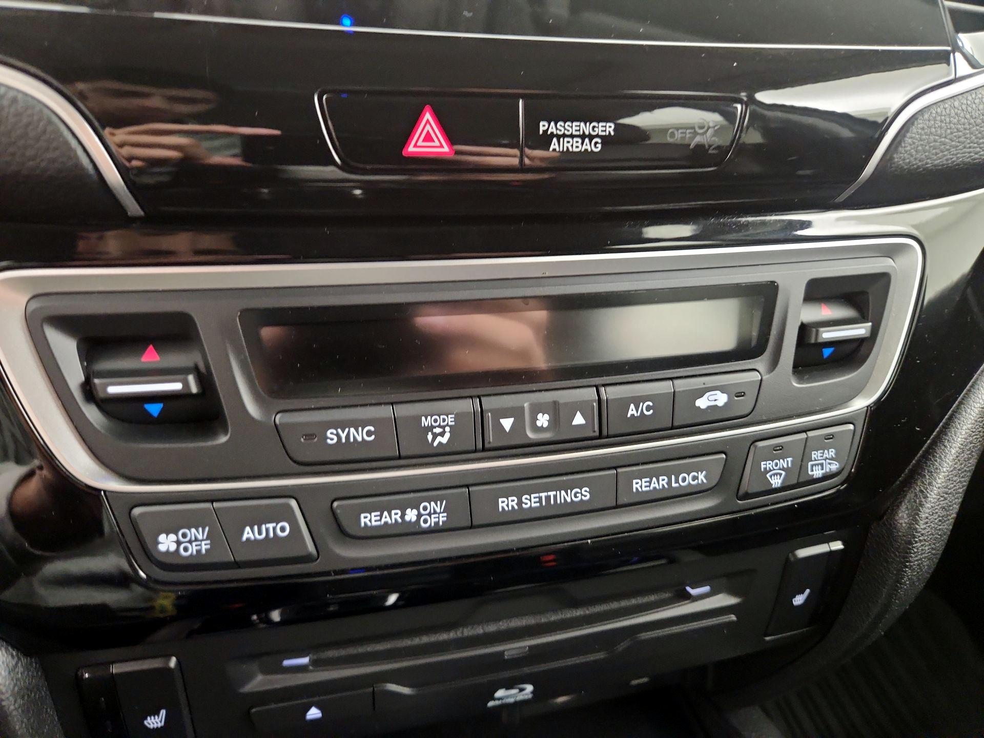 Thumbnail: 2020 Honda Pilot - 17