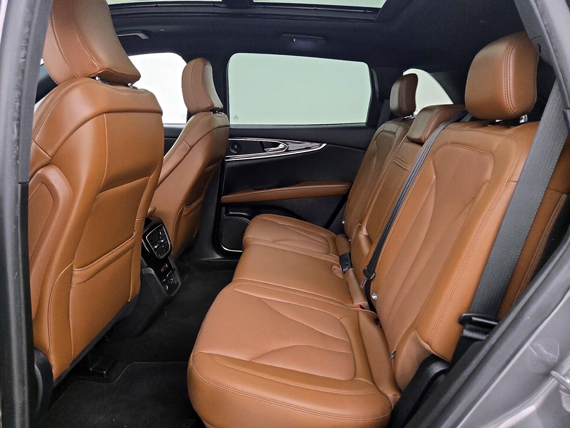 Thumbnail: 2021 Lincoln Nautilus - 20