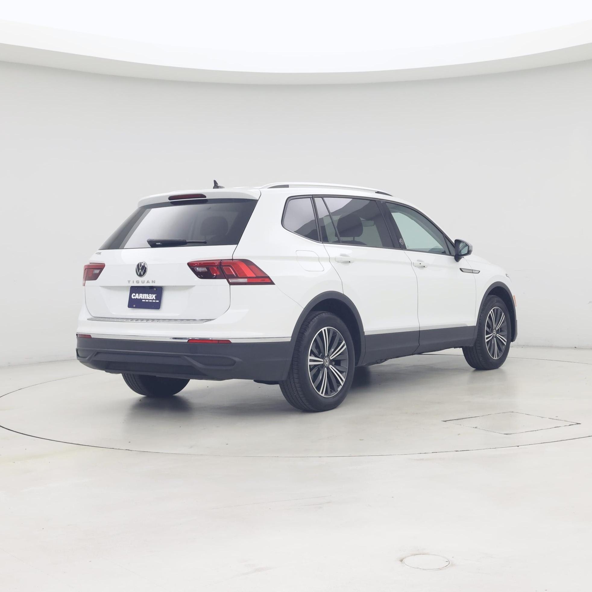 Thumbnail: 2024 Volkswagen Tiguan - 8
