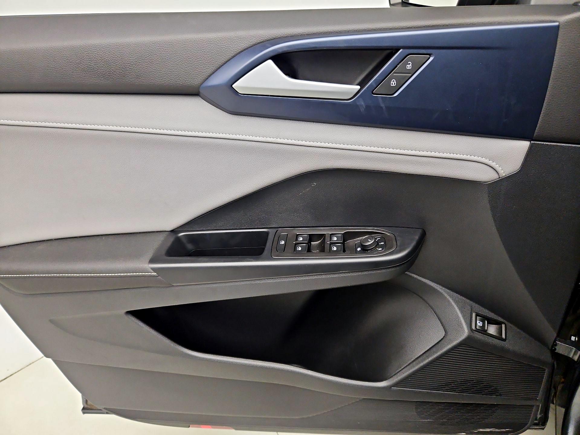 Thumbnail: 2024 Volkswagen Taos - 12