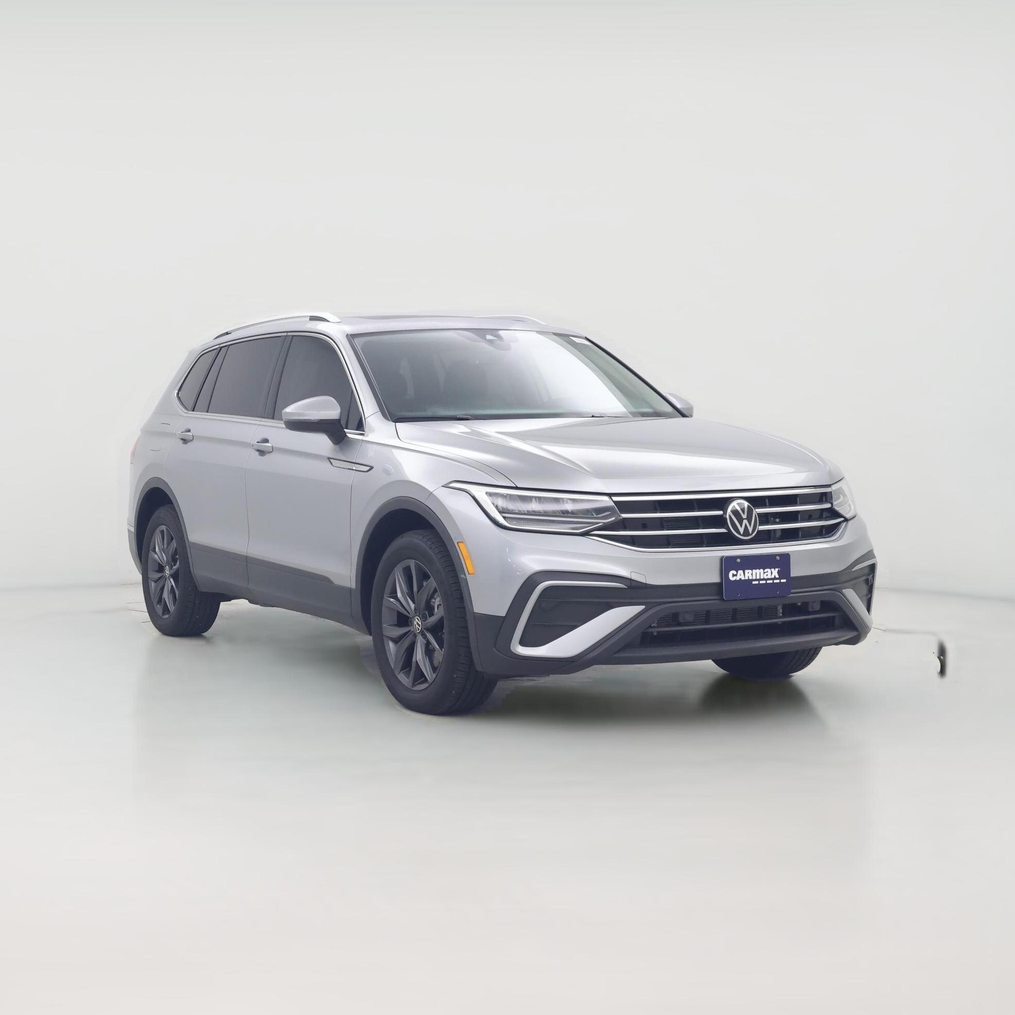 Thumbnail: 2023 Volkswagen Tiguan - 1