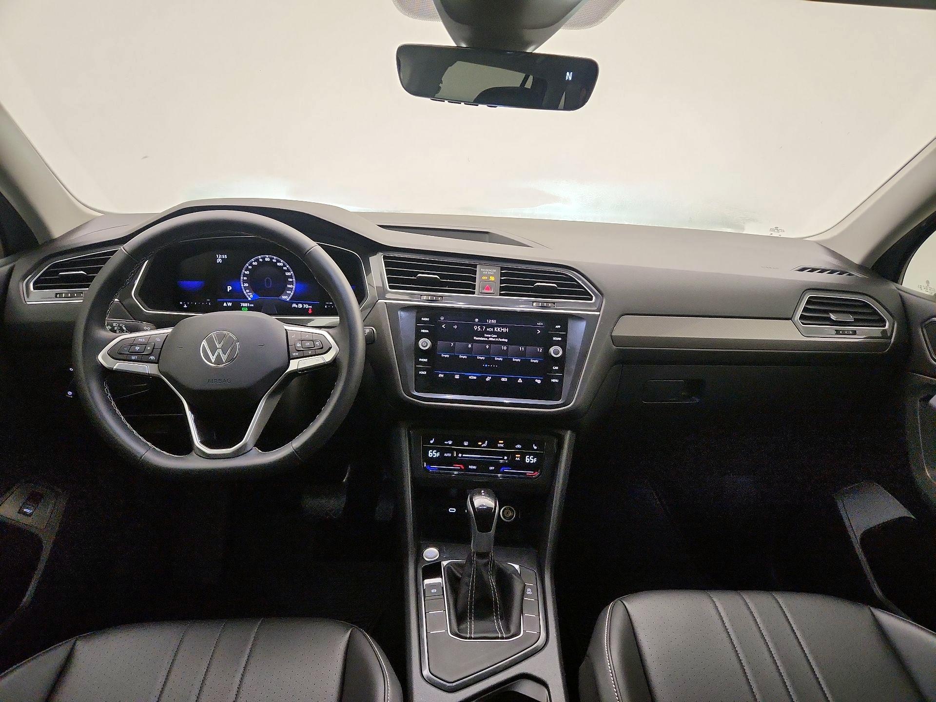 Thumbnail: 2023 Volkswagen Tiguan - 9