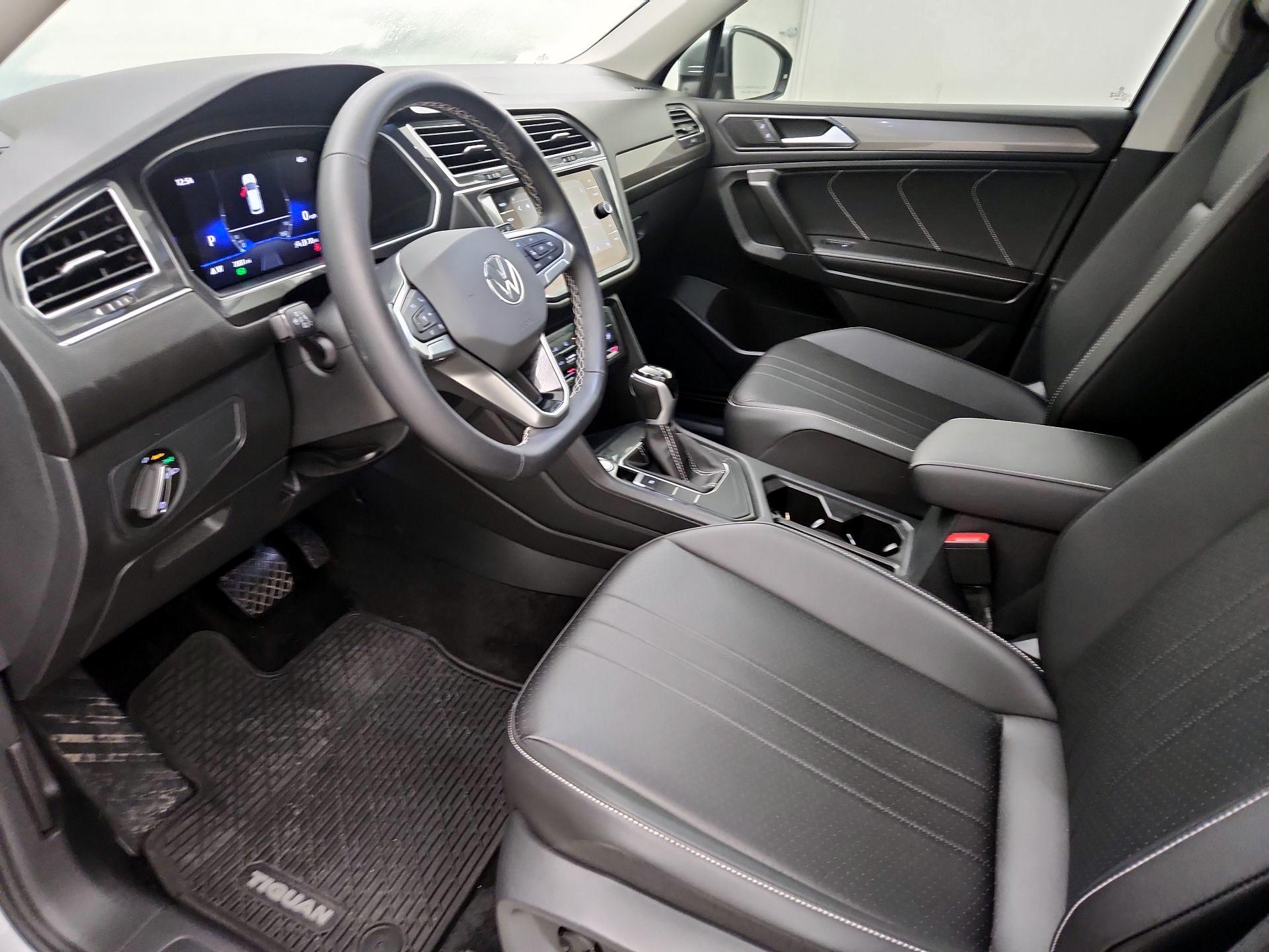 Thumbnail: 2023 Volkswagen Tiguan - 11
