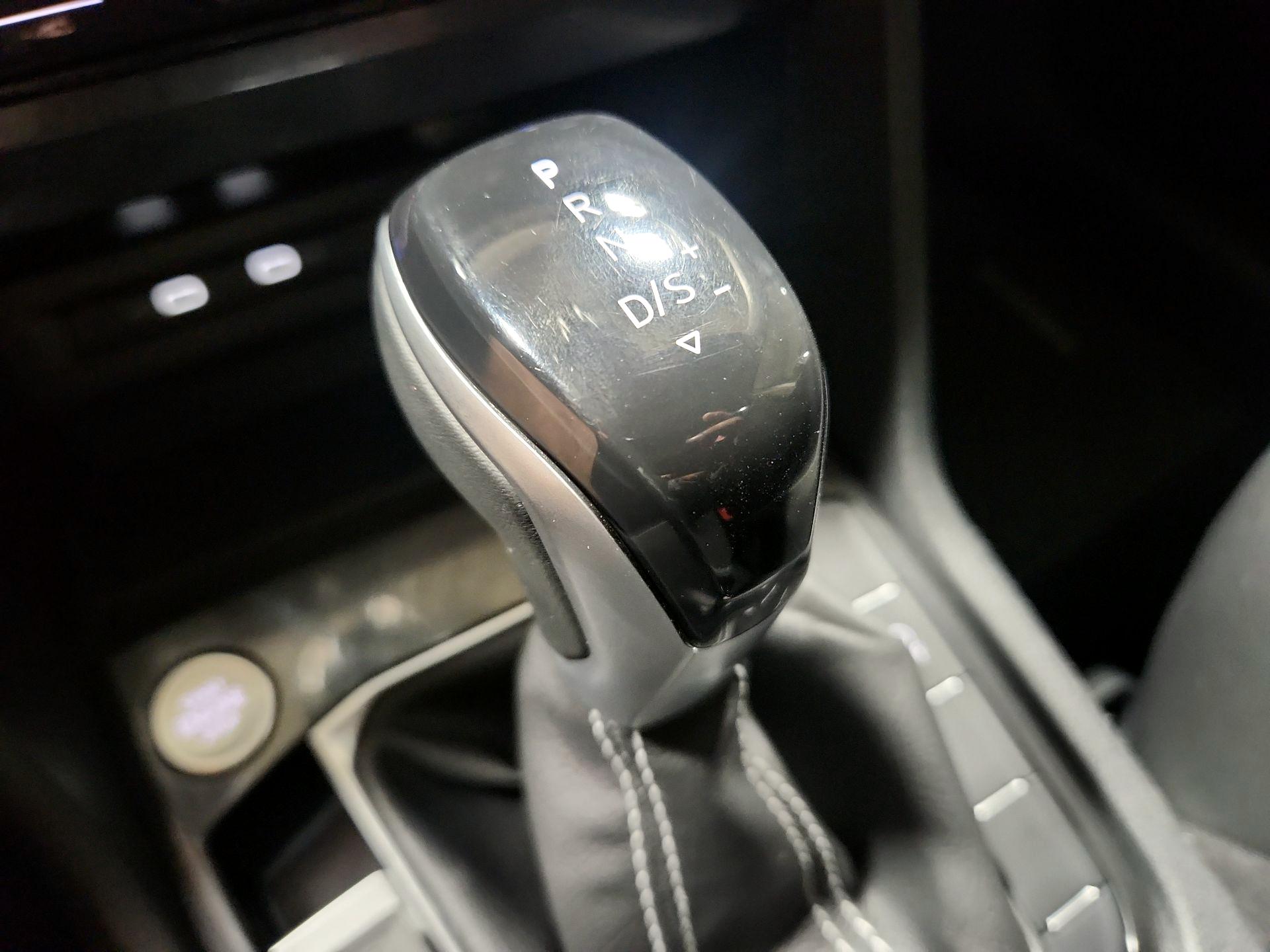 Thumbnail: 2023 Volkswagen Tiguan - 15