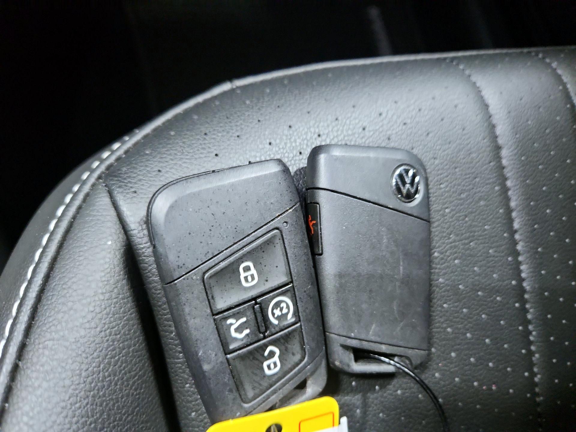 Thumbnail: 2023 Volkswagen Tiguan - 18