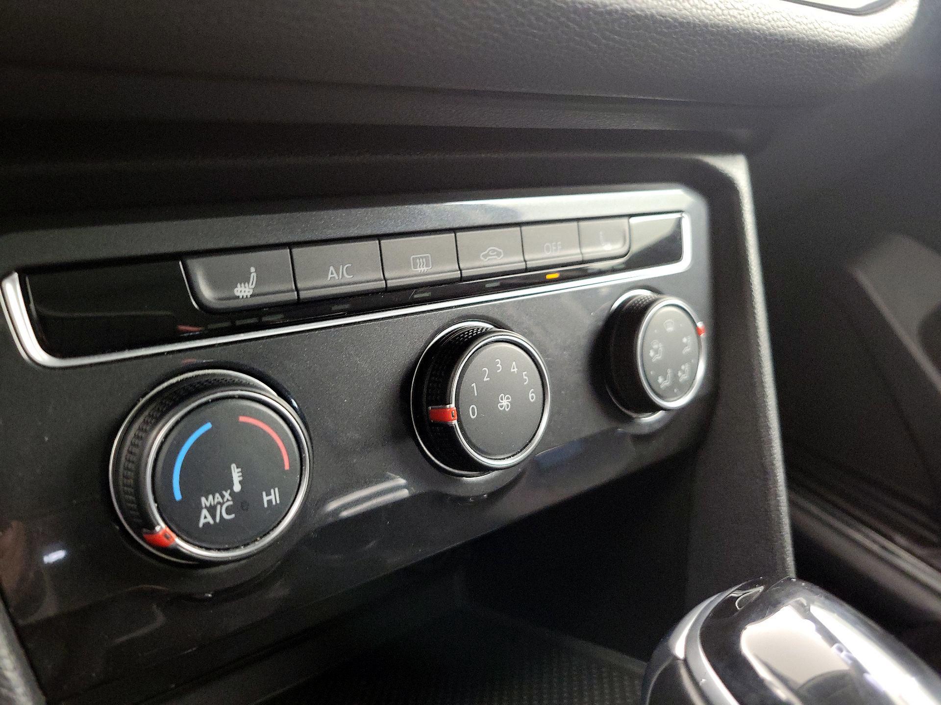 Thumbnail: 2024 Volkswagen Tiguan - 16